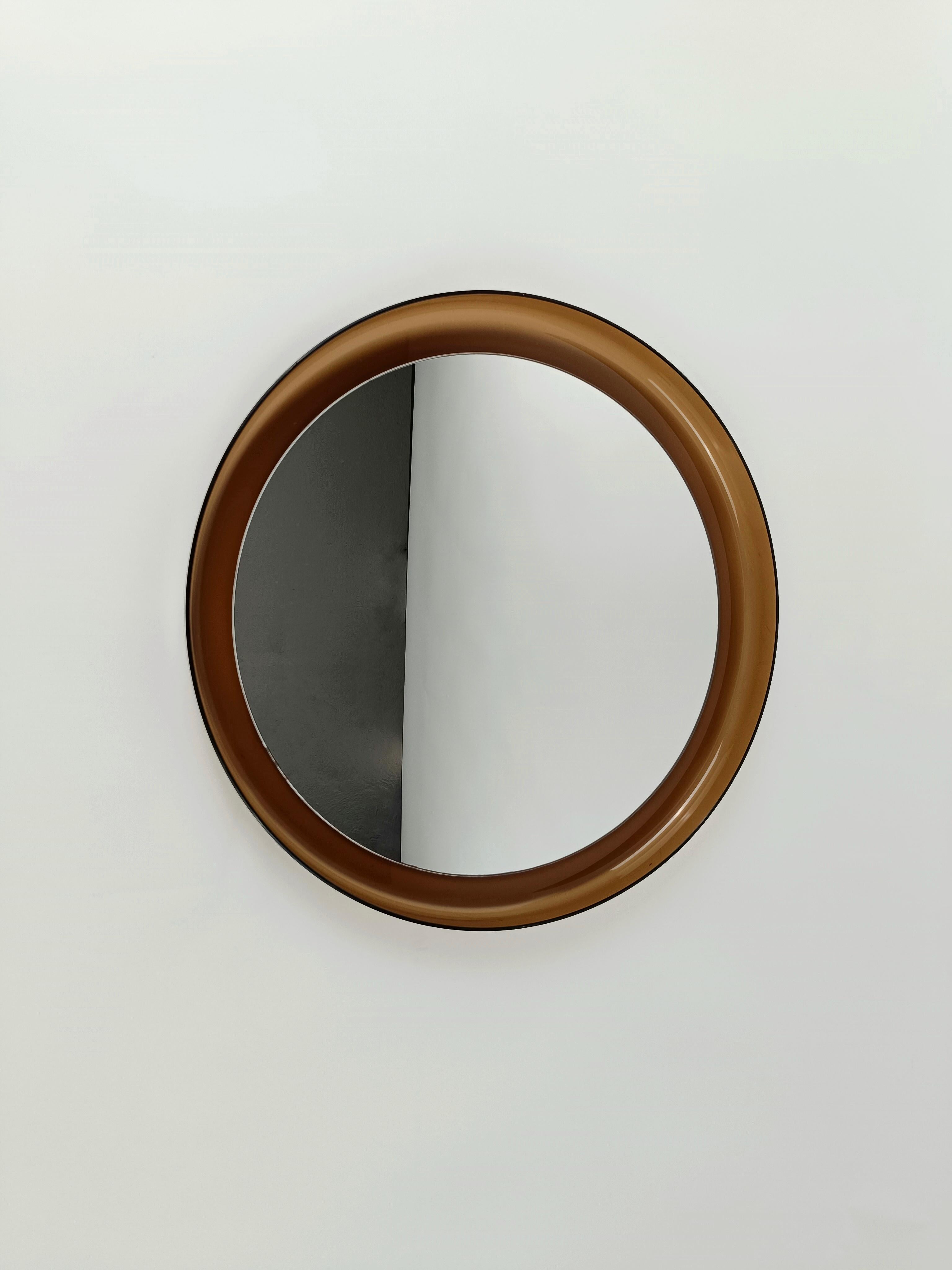 An Italian Space Age Round Mirror in Smoked Lucite by Guzzini 1960s  For Sale 3