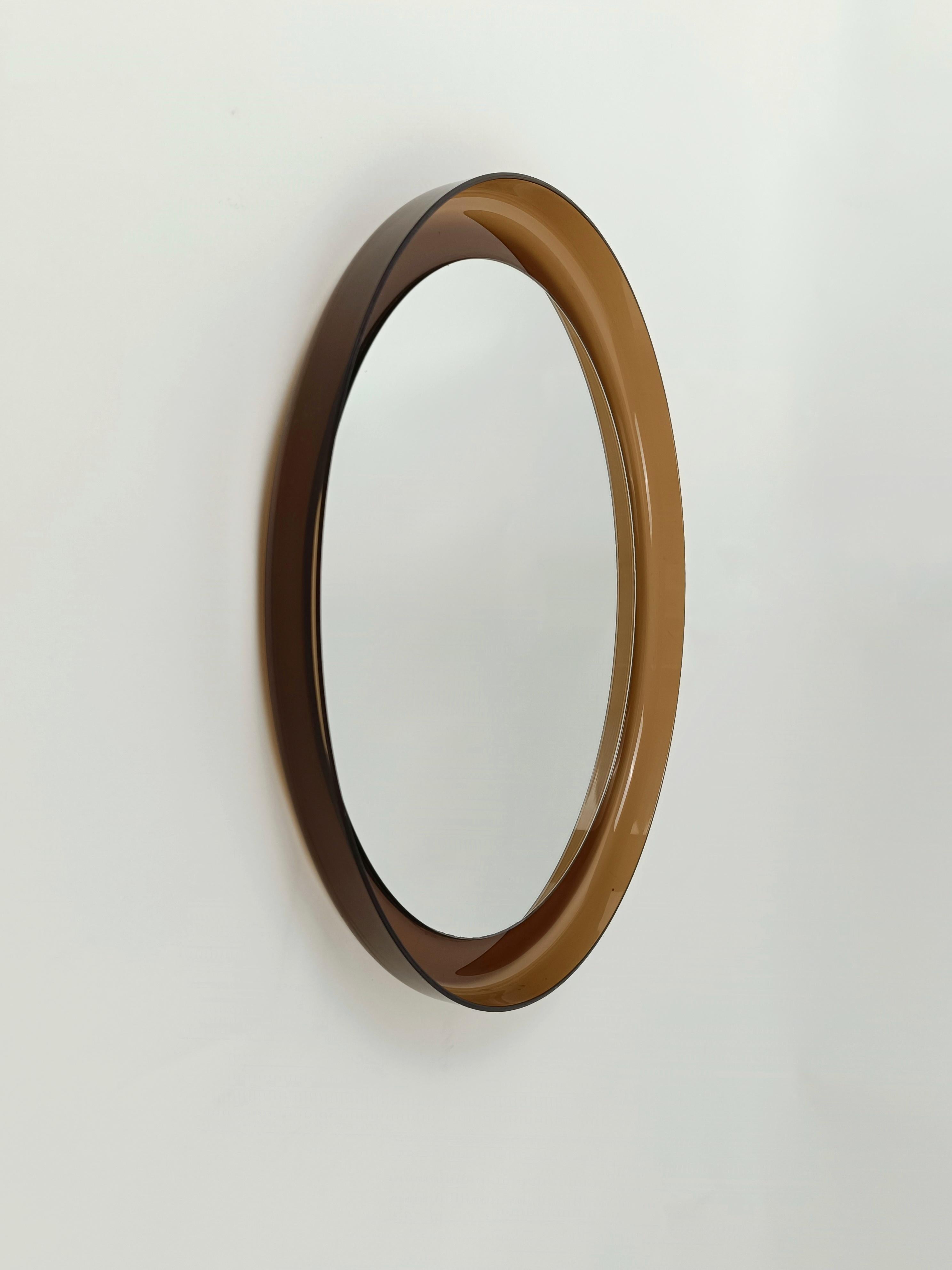 An Italian Space Age Round Mirror in Smoked Lucite by Guzzini 1960s  For Sale 5