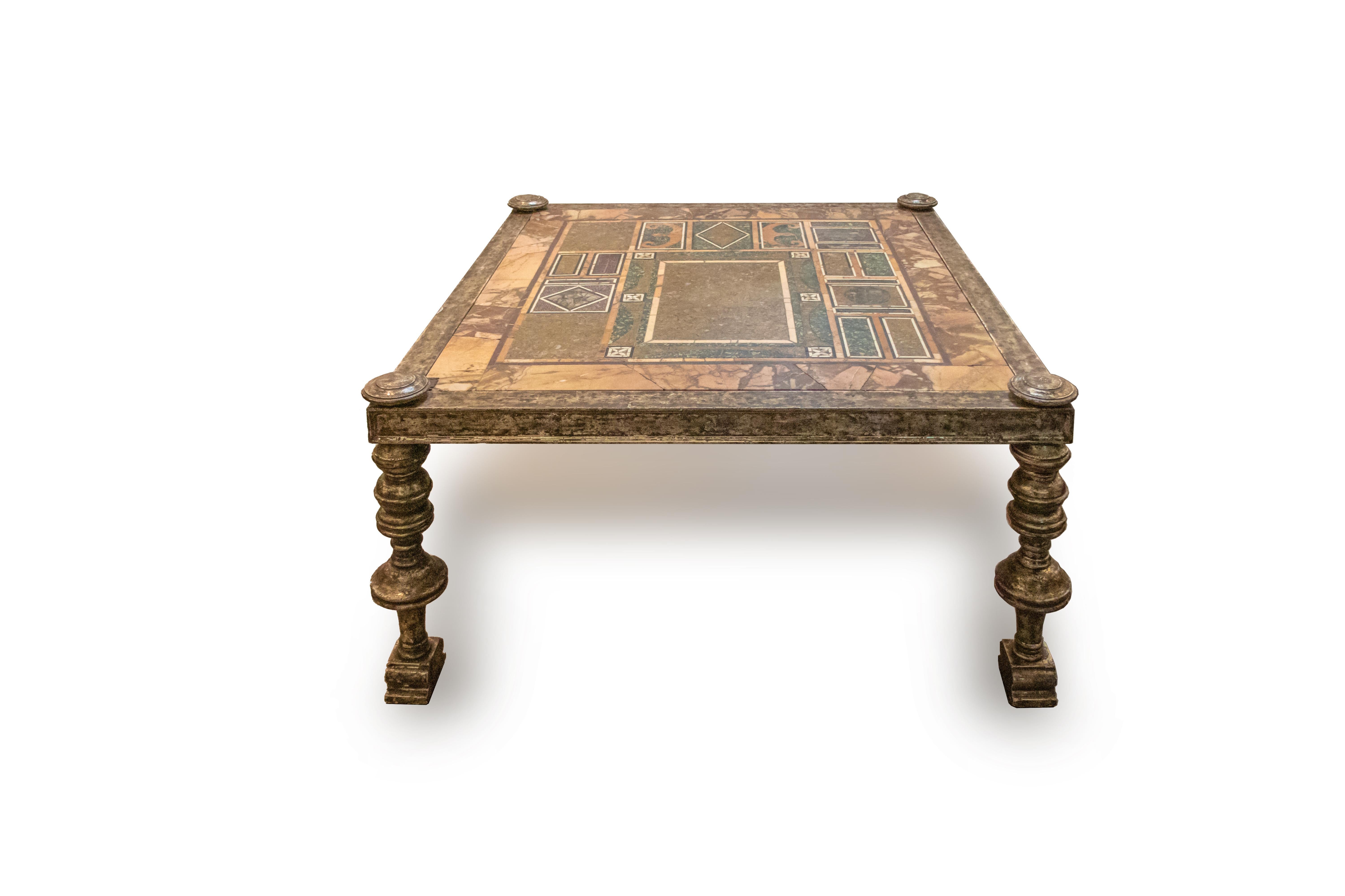 Mosaïque Table d'appoint italienne en marbre et bois argenté par Claudio Romei en vente