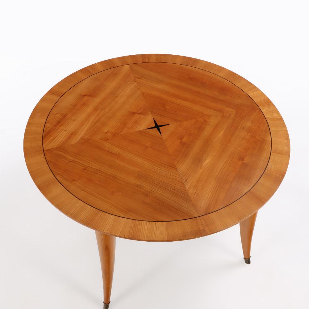 20th Century An Italian sycamore round inlaid table, C. 1940. For Sale
