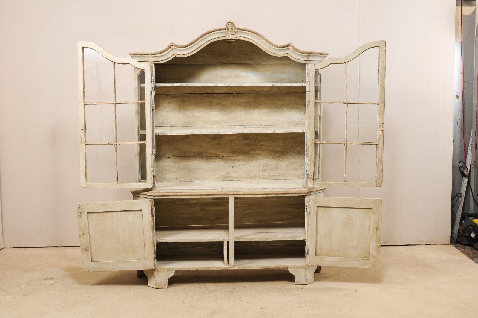 Early 19th C. Italian Tall Cabinet with Glass Display Top & Bonnet Pediment Top For Sale 2