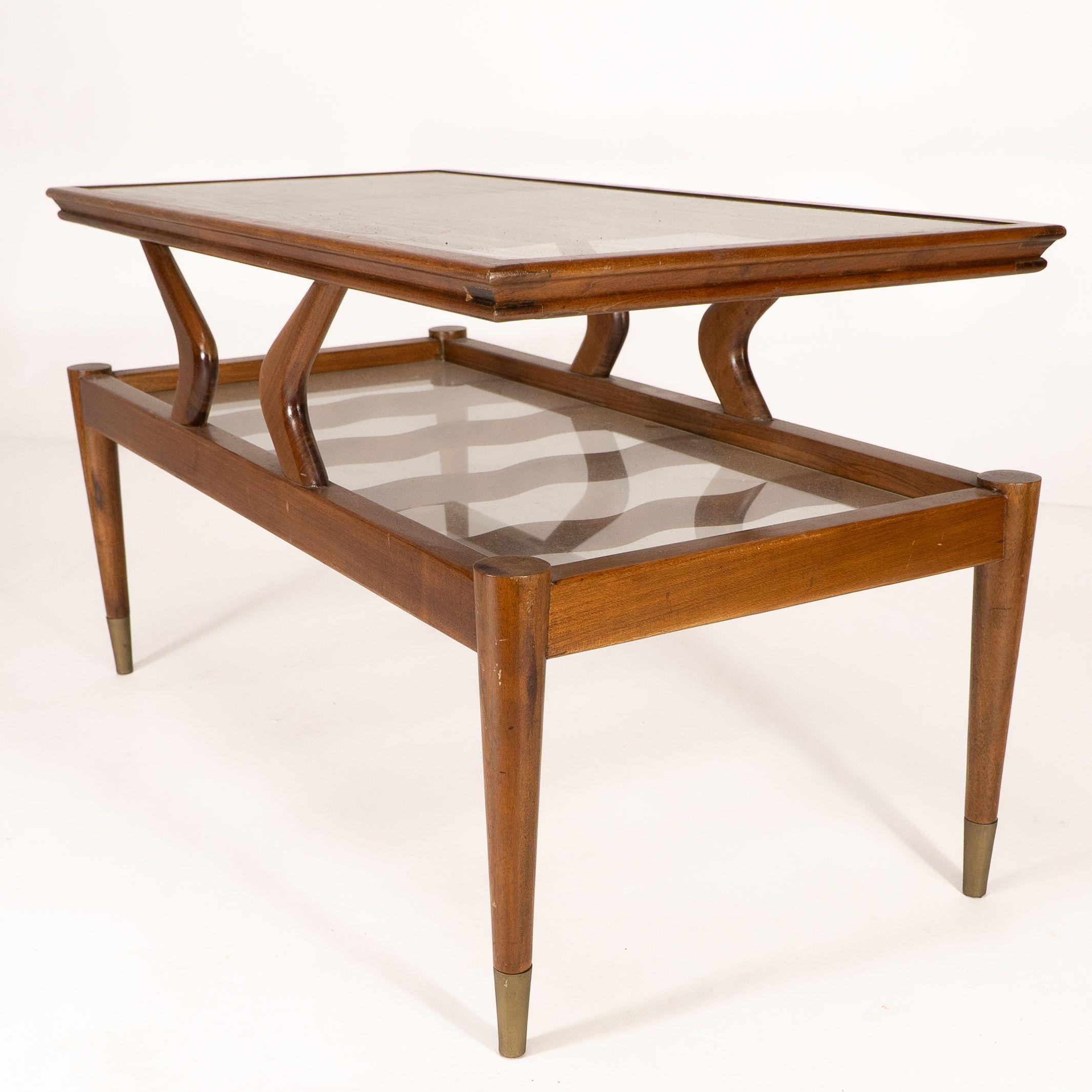Table basse italienne en teck à deux niveaux avec supports en verre ondulé en vente 4