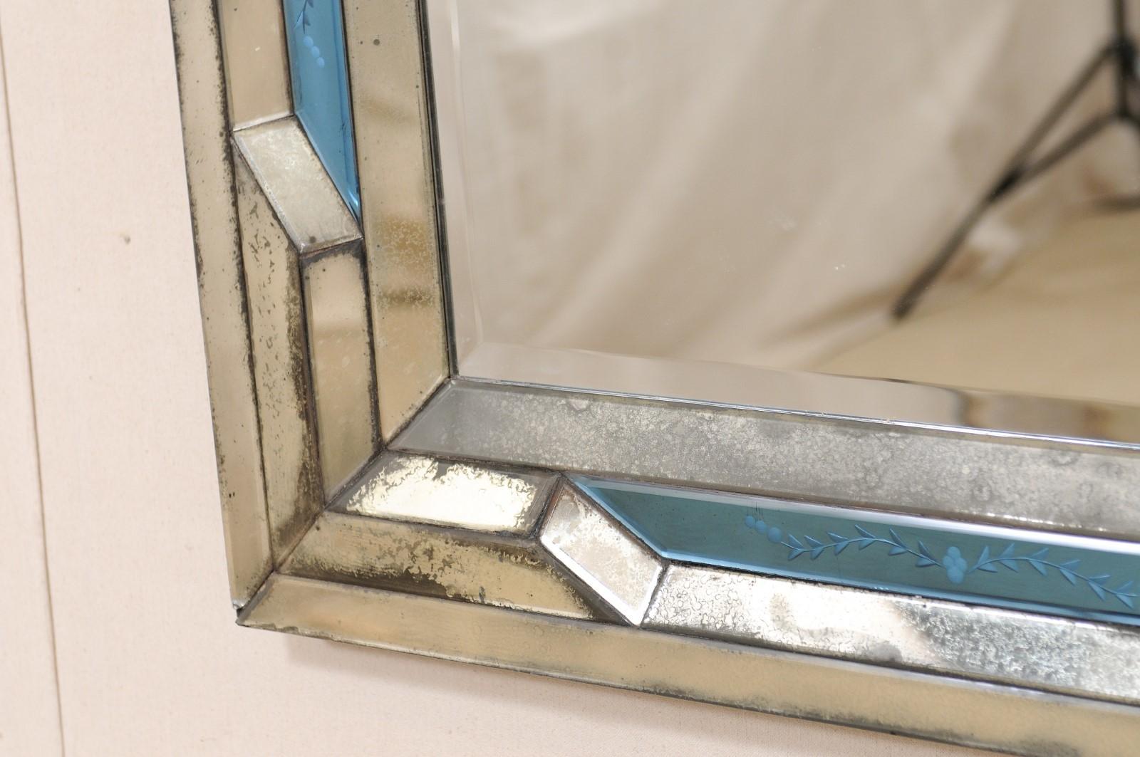 Italienischer Spiegel im venezianischen Stil mit antikem Spiegel und blauem Akzent-Einbau im Angebot 6