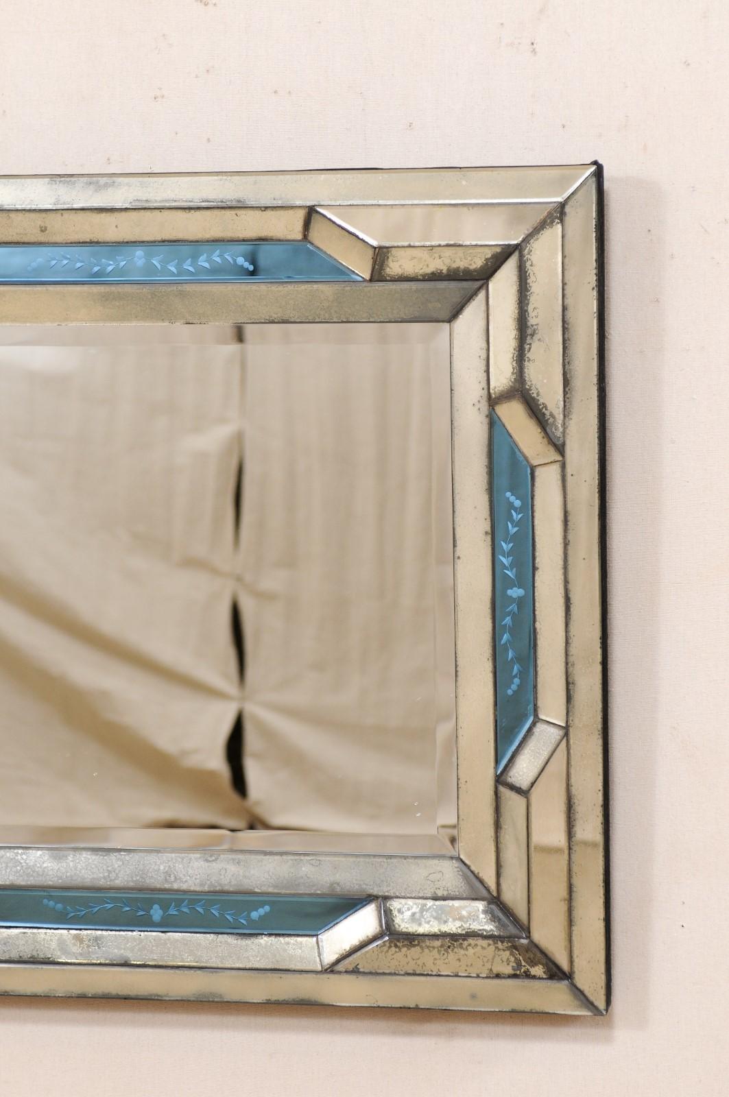 Italienischer Spiegel im venezianischen Stil mit antikem Spiegel und blauem Akzent-Einbau (20. Jahrhundert) im Angebot
