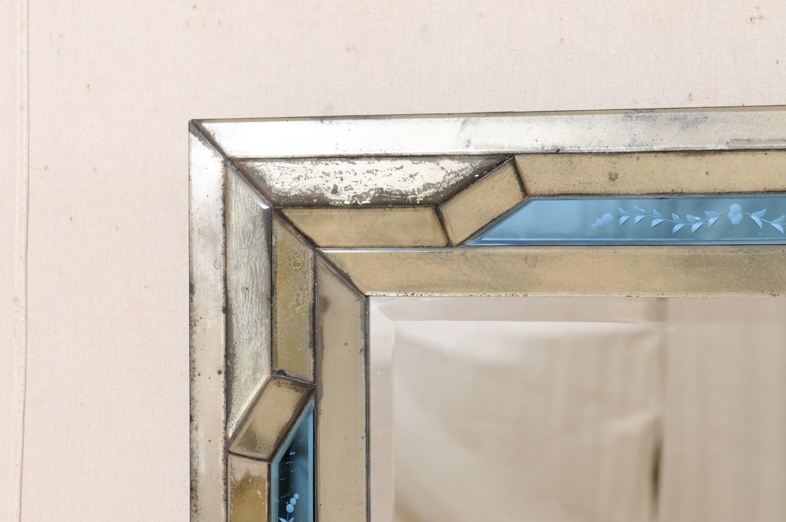 Italienischer Spiegel im venezianischen Stil mit antikem Spiegel und blauem Akzent-Einbau im Angebot 5