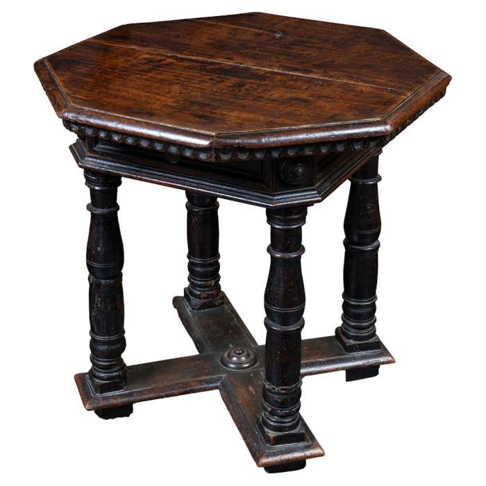 An Italian Walnut Octagonal Library Table, 17th Century For Sale at 1stDibs