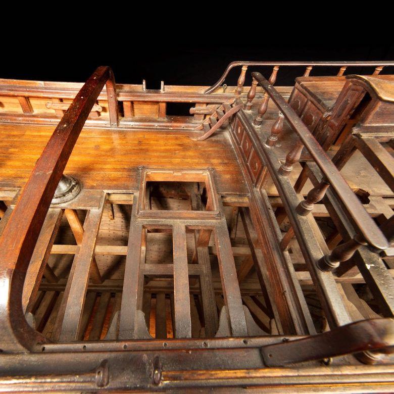 Italian Walnut Scale Model of a Clipper In Good Condition For Sale In Lymington, Hampshire