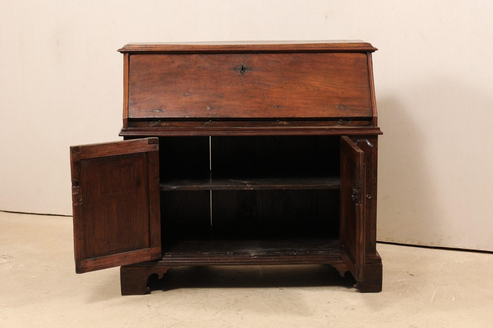 Italian Walnut Secretary Cabinet from the 18th Century 4