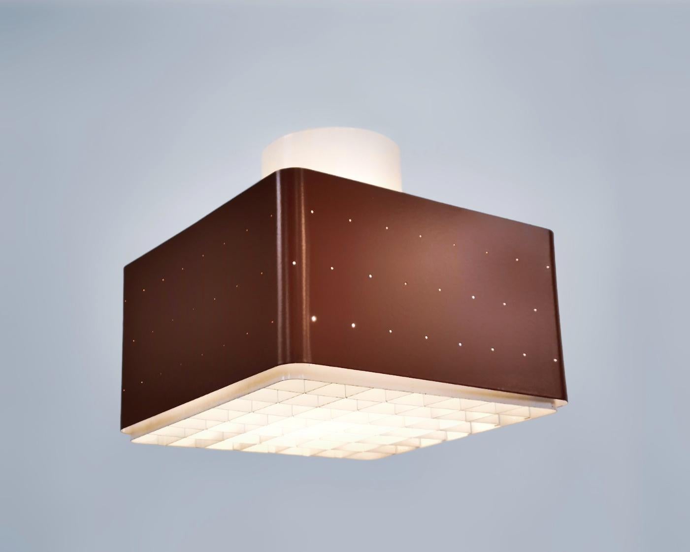 Ceiling lamp model A E 39 manufactured by Itsu in Finland in the mid 20th century. Displaying their own version of the iconic 