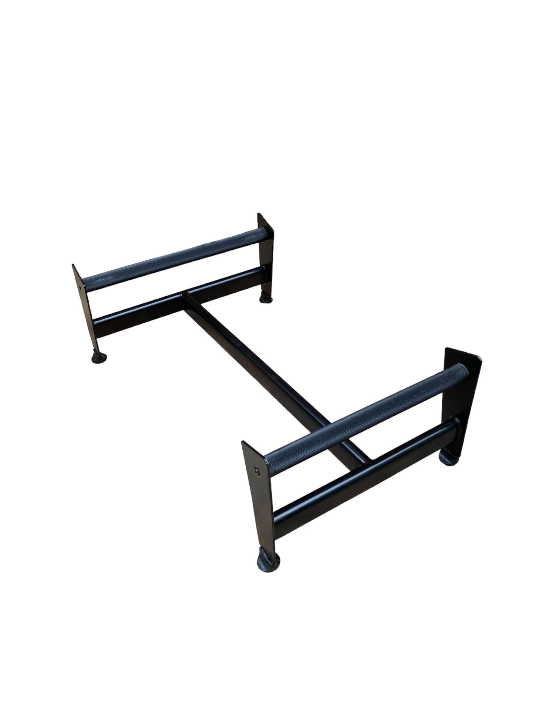 Cowhide An 'LC4' Le Corbusier Style chaise longue, upholstered in pony hide