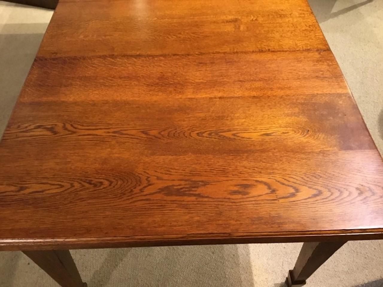 Oak Arts & Crafts Period Extending Dining Table and 8 Chairs In Excellent Condition In Darwen, GB