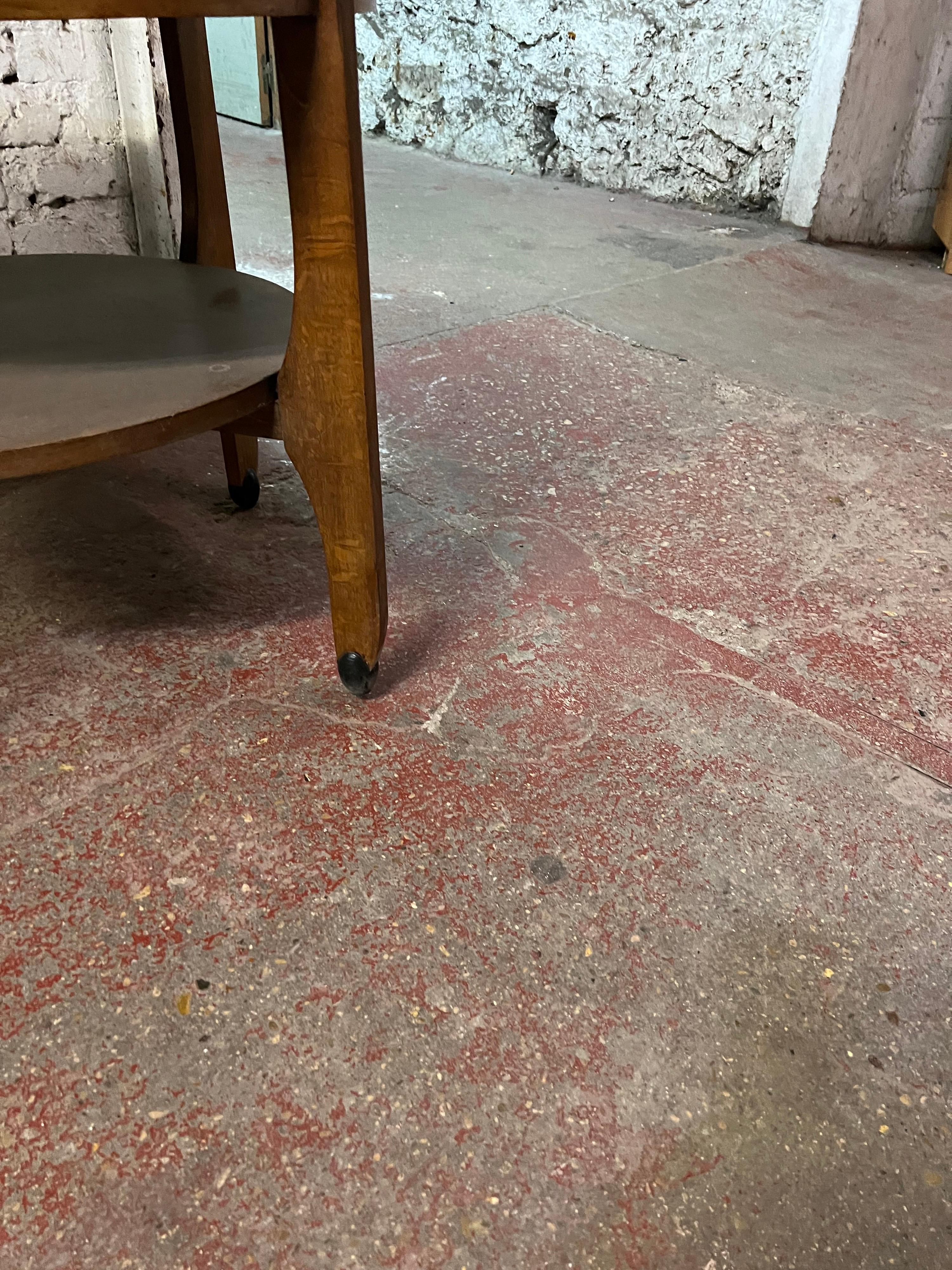 Mid-Century moderno Gueridon di Oak del 1940 circa in vendita