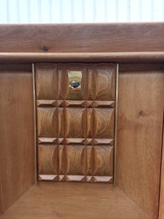 Un mobiletto in rovere di Charles Dudouyt