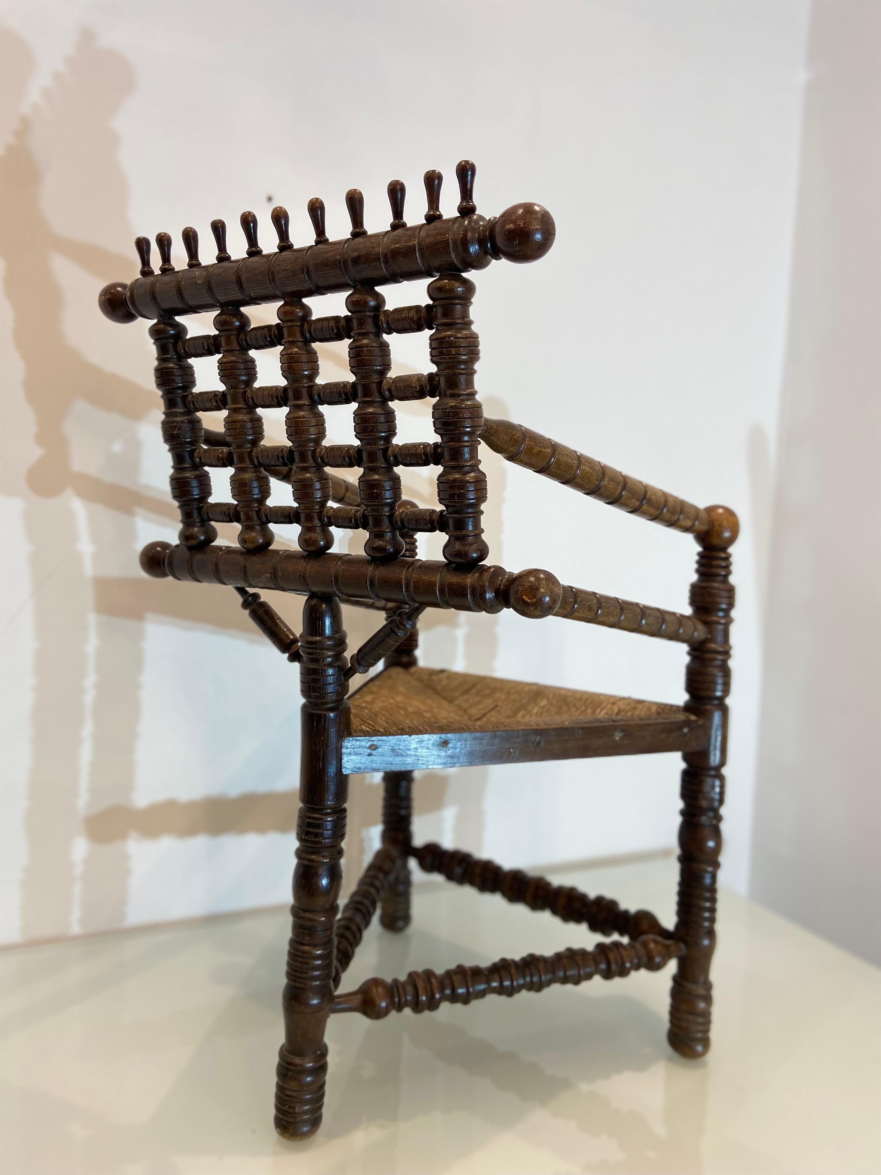 Una sedia triforme in Oak Turners del XIX secolo in vendita 4