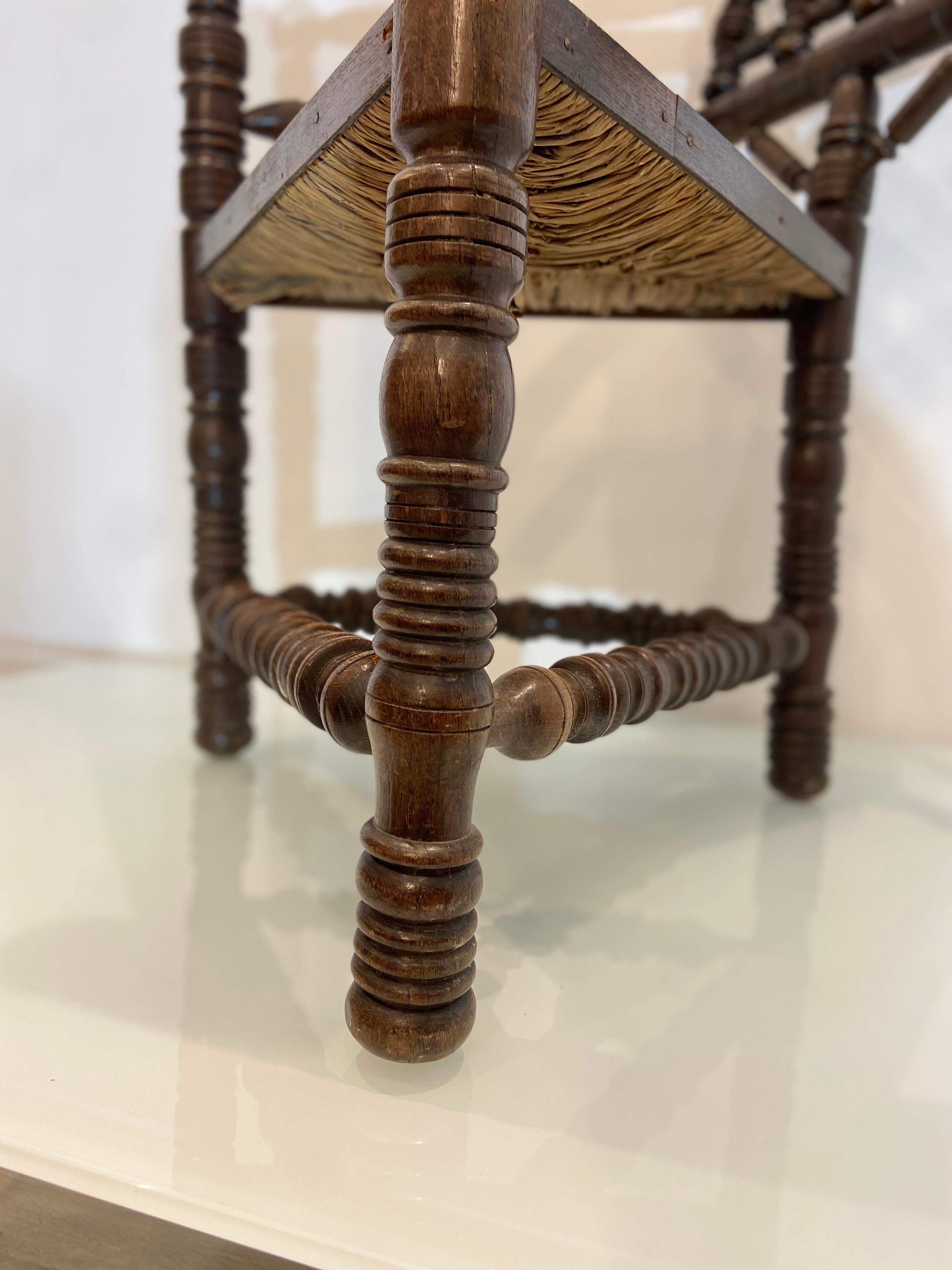 Fine XIX secolo Una sedia triforme in Oak Turners del XIX secolo in vendita