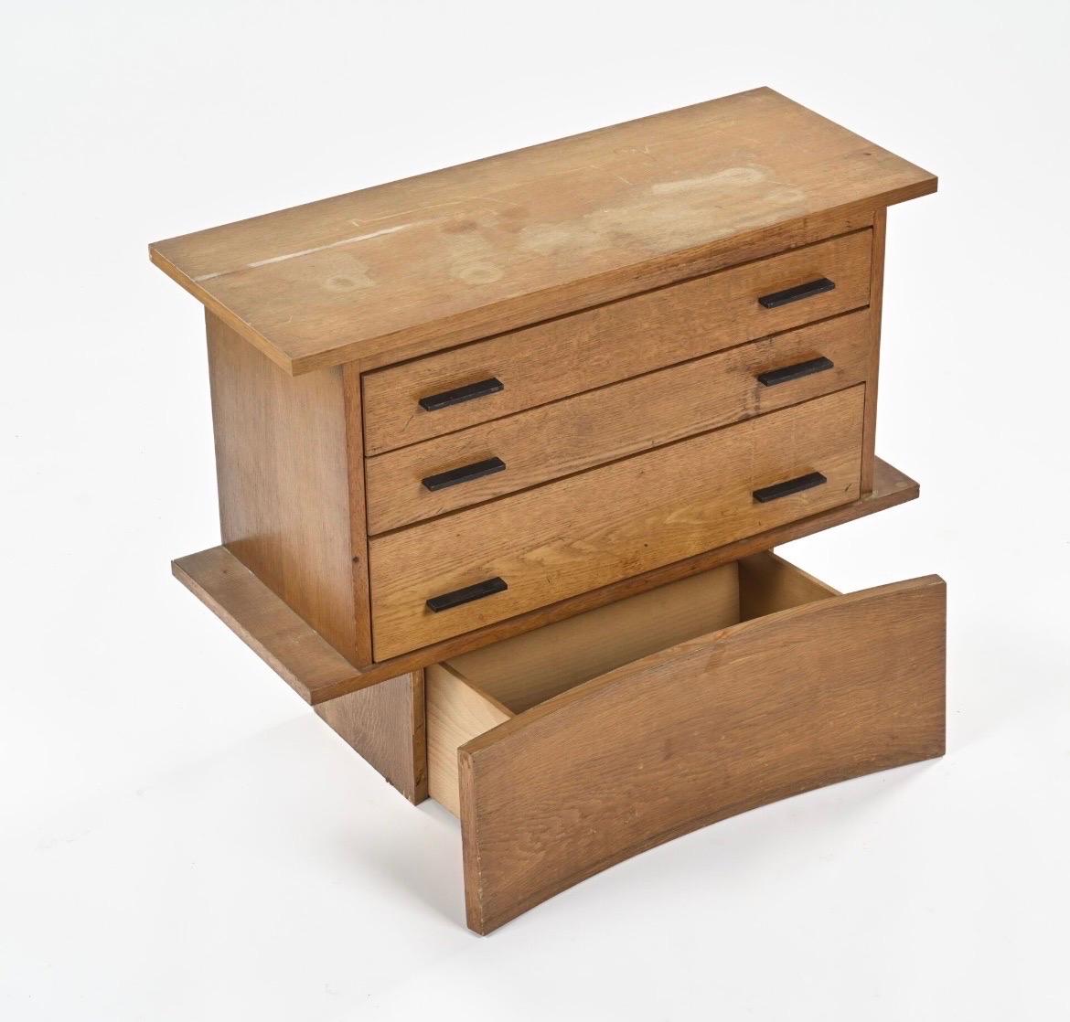 Legno Cassettiera in legno di Oak - Maurice Pré - 1950 - Francia in vendita