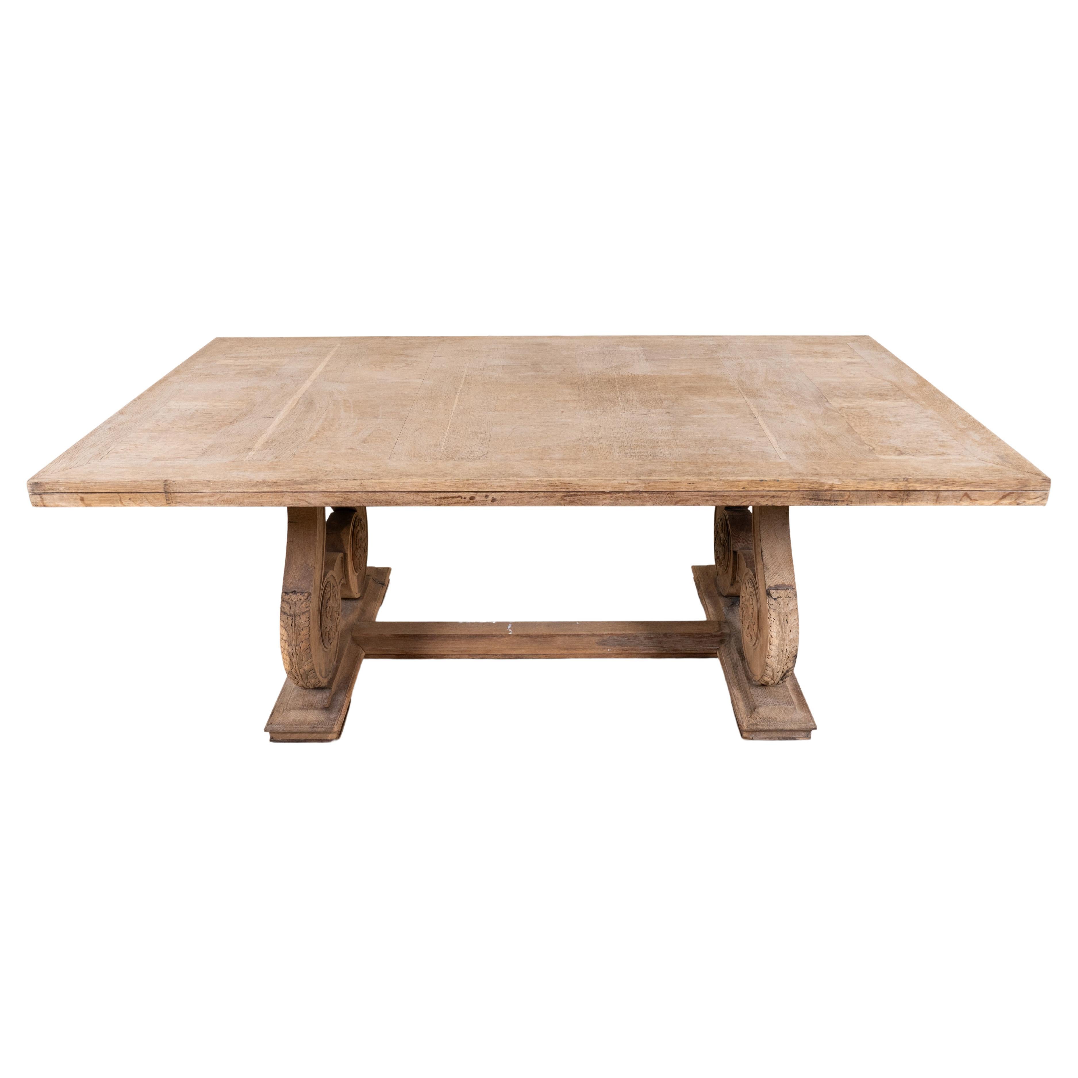 An Oak Wood Table with Carved Legs For Sale