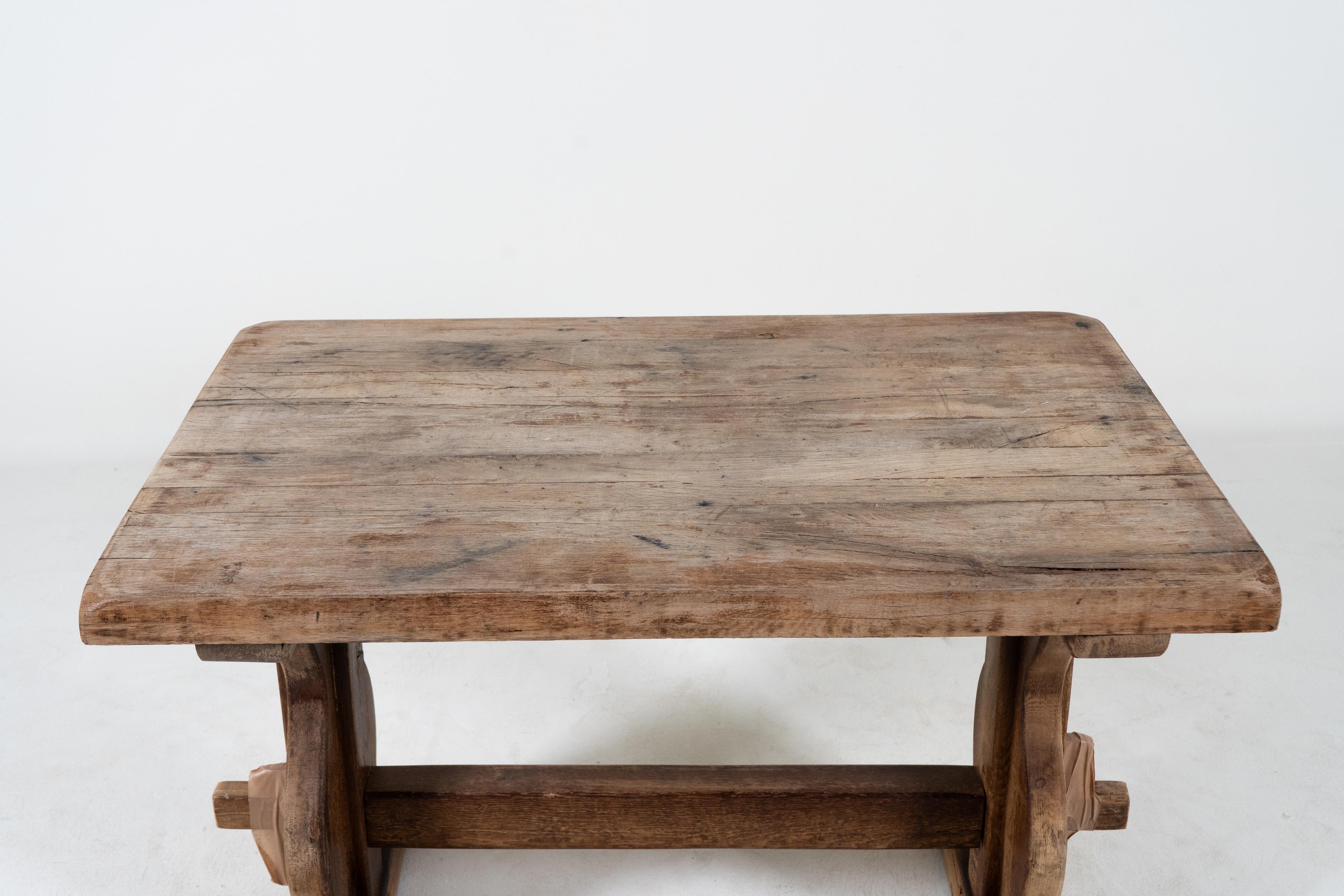 An Oak Wood Trestle Table, France c.1900 In Good Condition In Chicago, IL