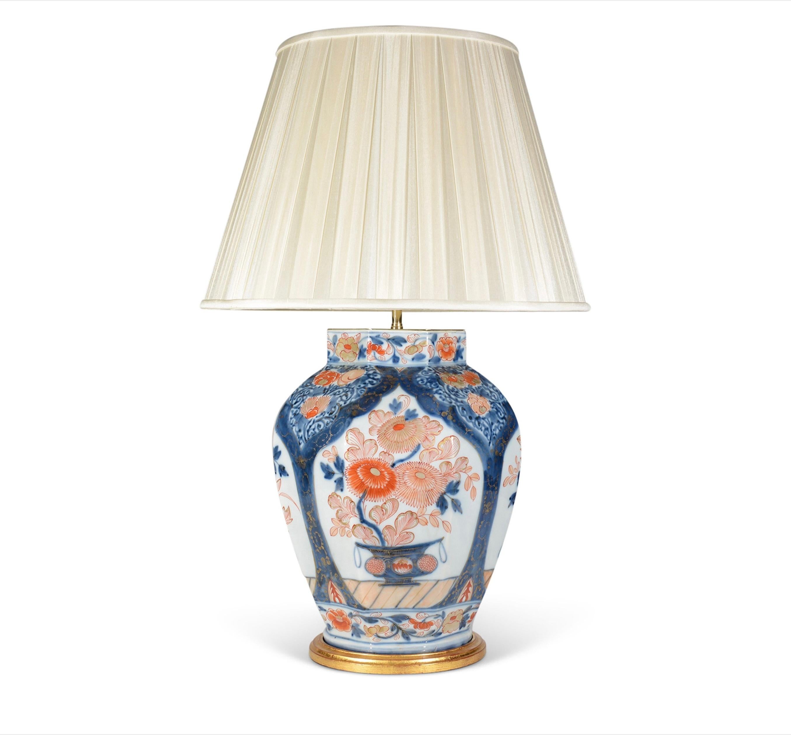 Vernissé Lampe de table octogonale japonaise Imari en porcelaine ancienne du 18ème siècle en vente