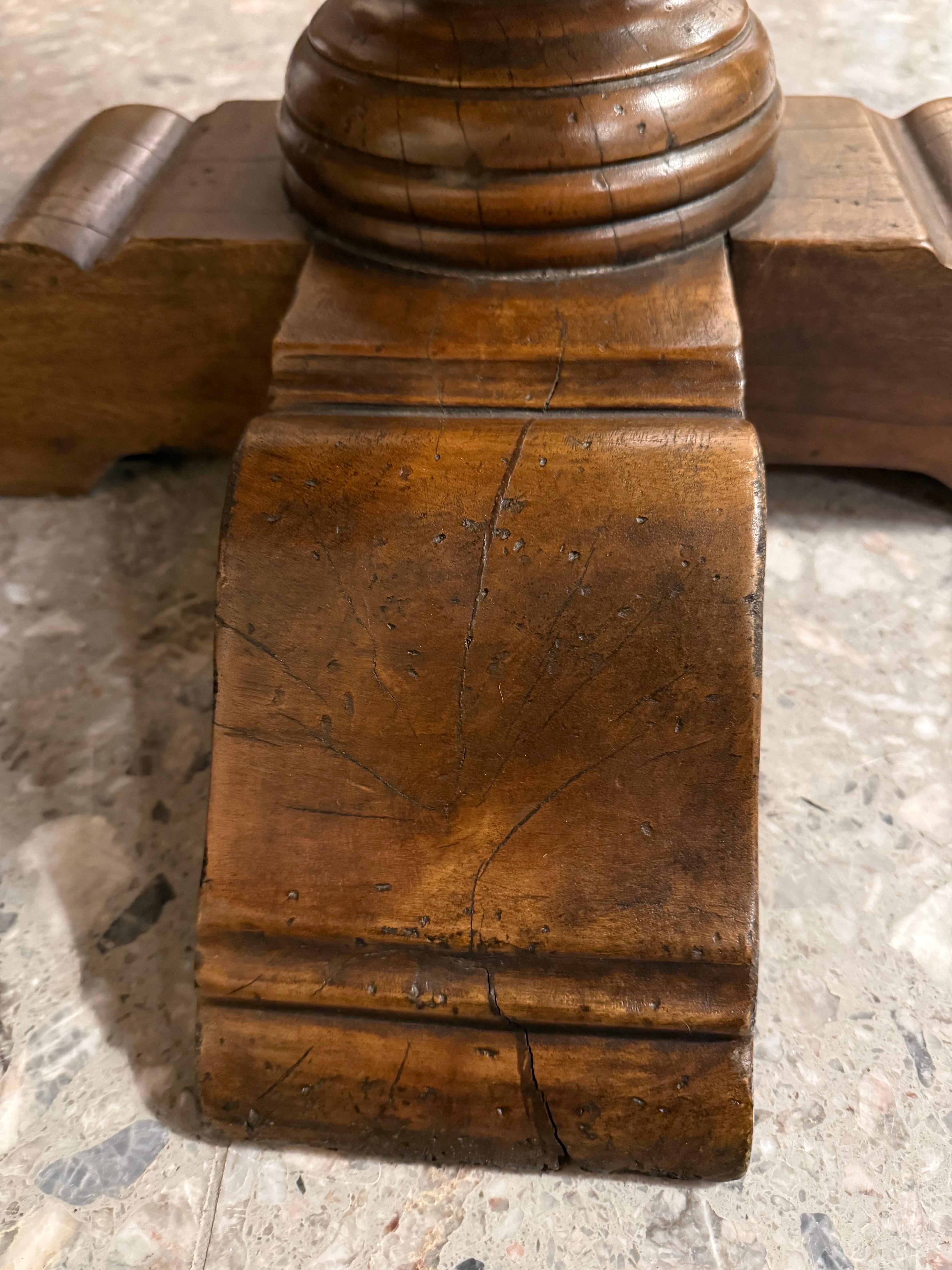 Table de bibliothèque octogonale Bon état - En vente à ARMADALE, VIC