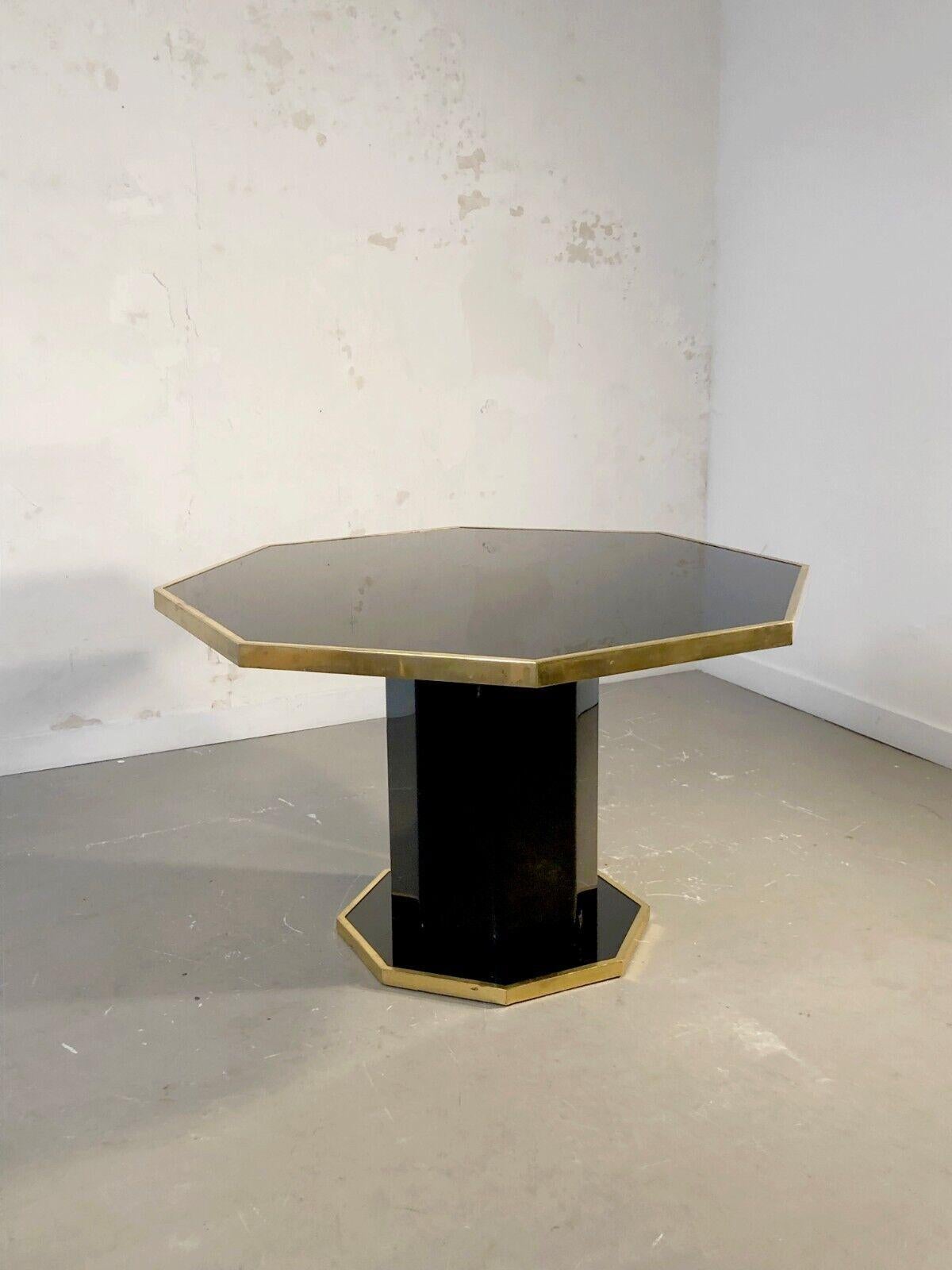 Lacquered A SHABBY-CHIC NEO-CLASSICAL Octogonal DINING TABLE by ERIC MAVILLE, France, 1970 For Sale