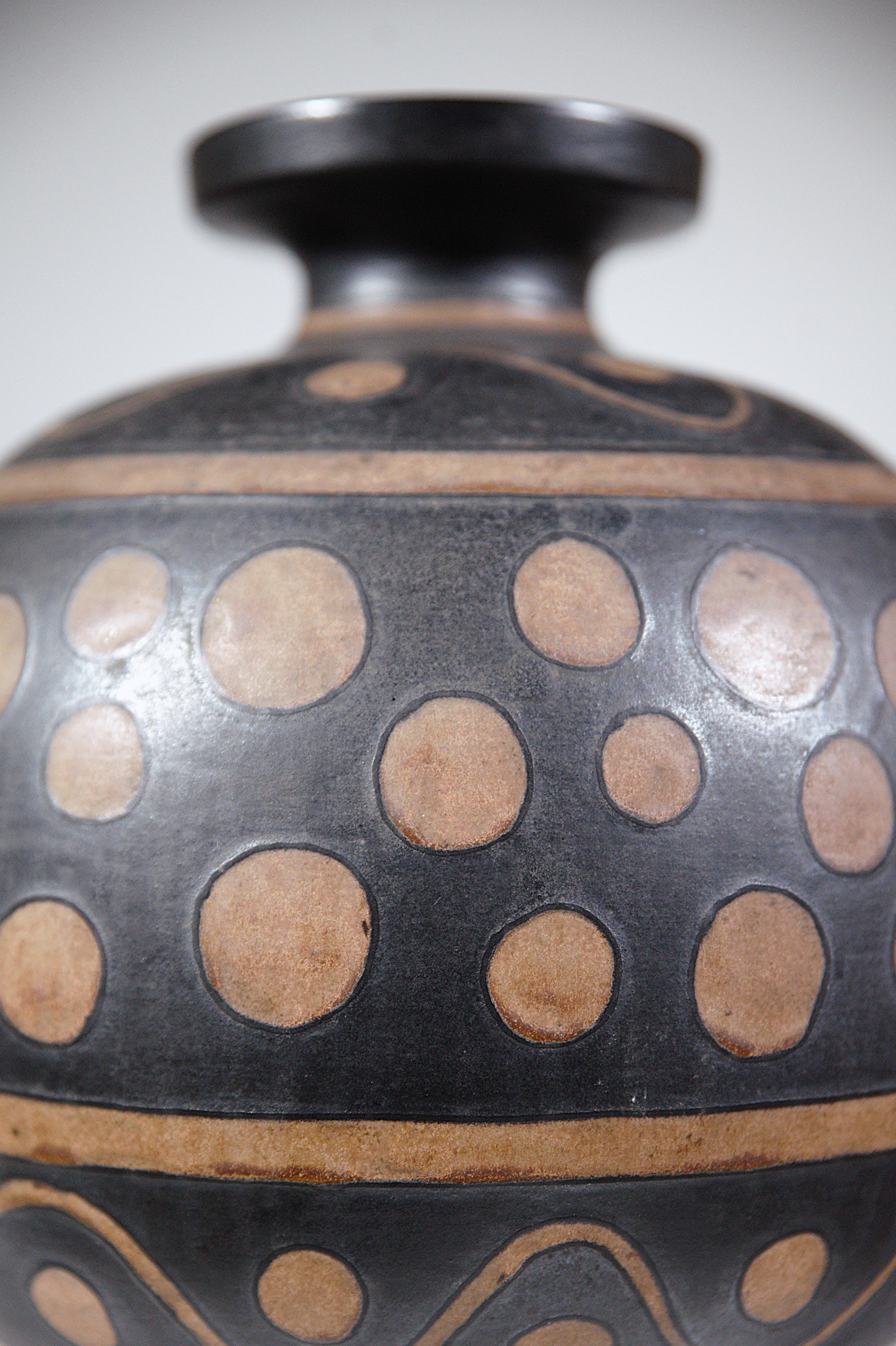 An Odetta Stoneware Vase by HB Quimper France 1930's (Mitte des 20. Jahrhunderts) im Angebot