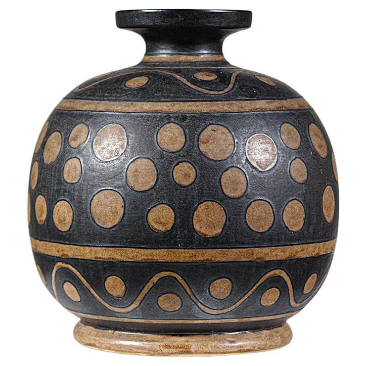 An Odetta Stoneware Vase by HB Quimper France 1930
s im Angebot