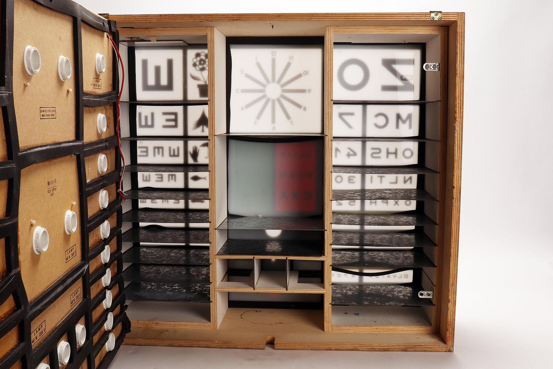 An old ophtalmology device, Italy 1950. For Sale 6