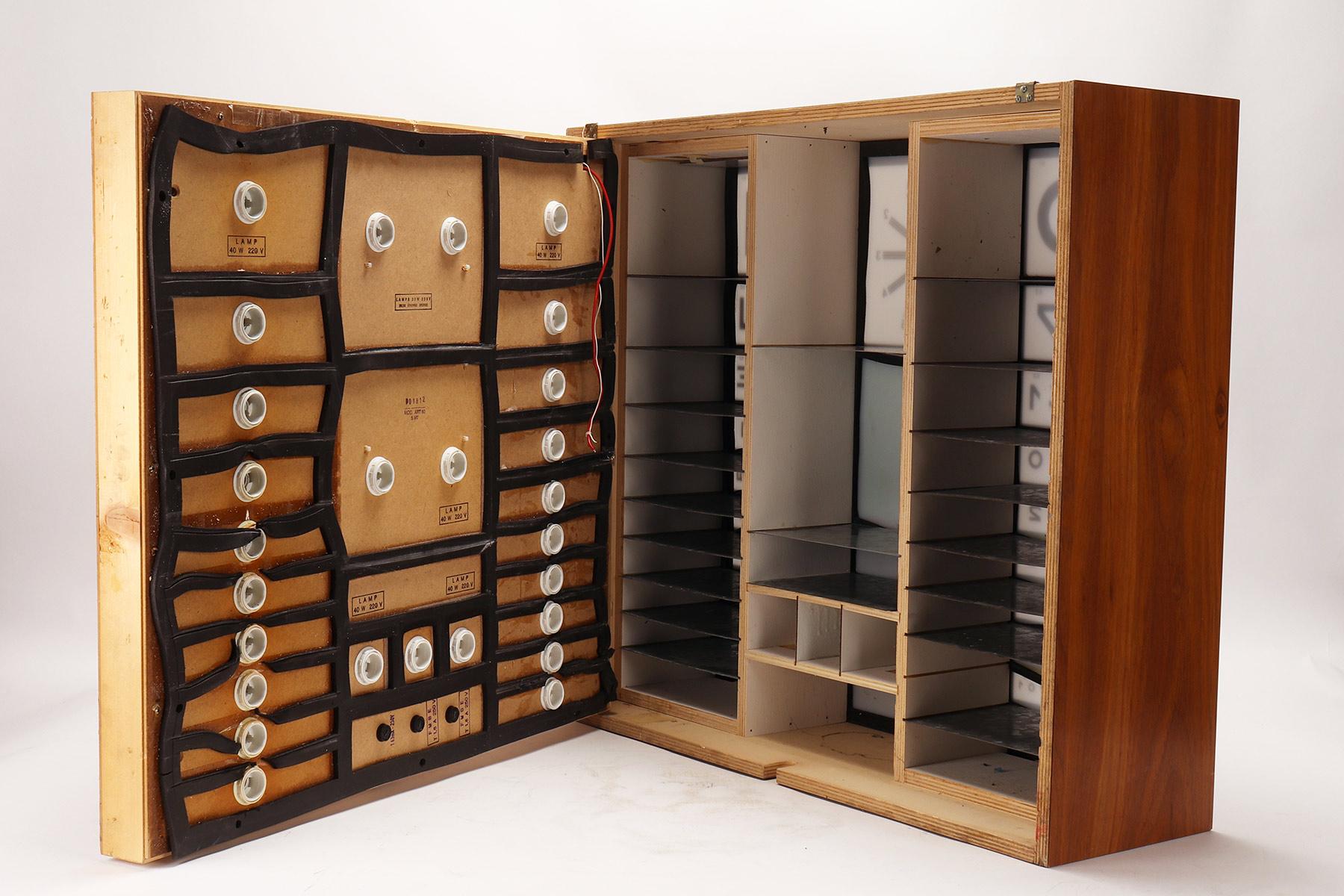 An old ophtalmology device, Italy 1950. For Sale 7