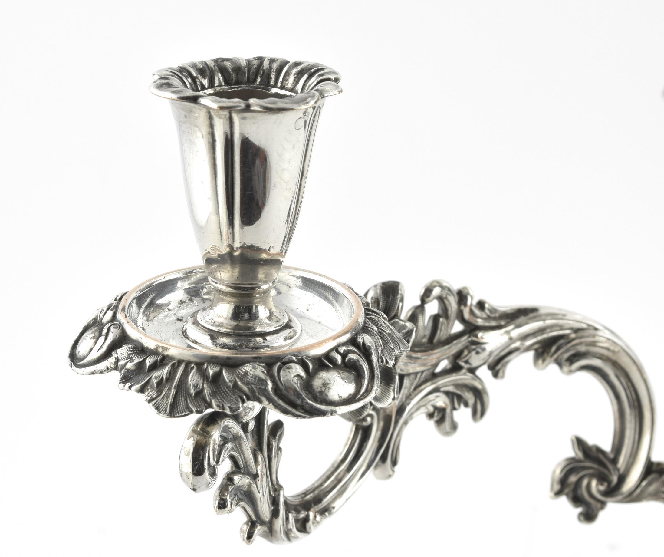 An old Sheffield plate candelabrum epergne  In Good Condition For Sale In London, GB