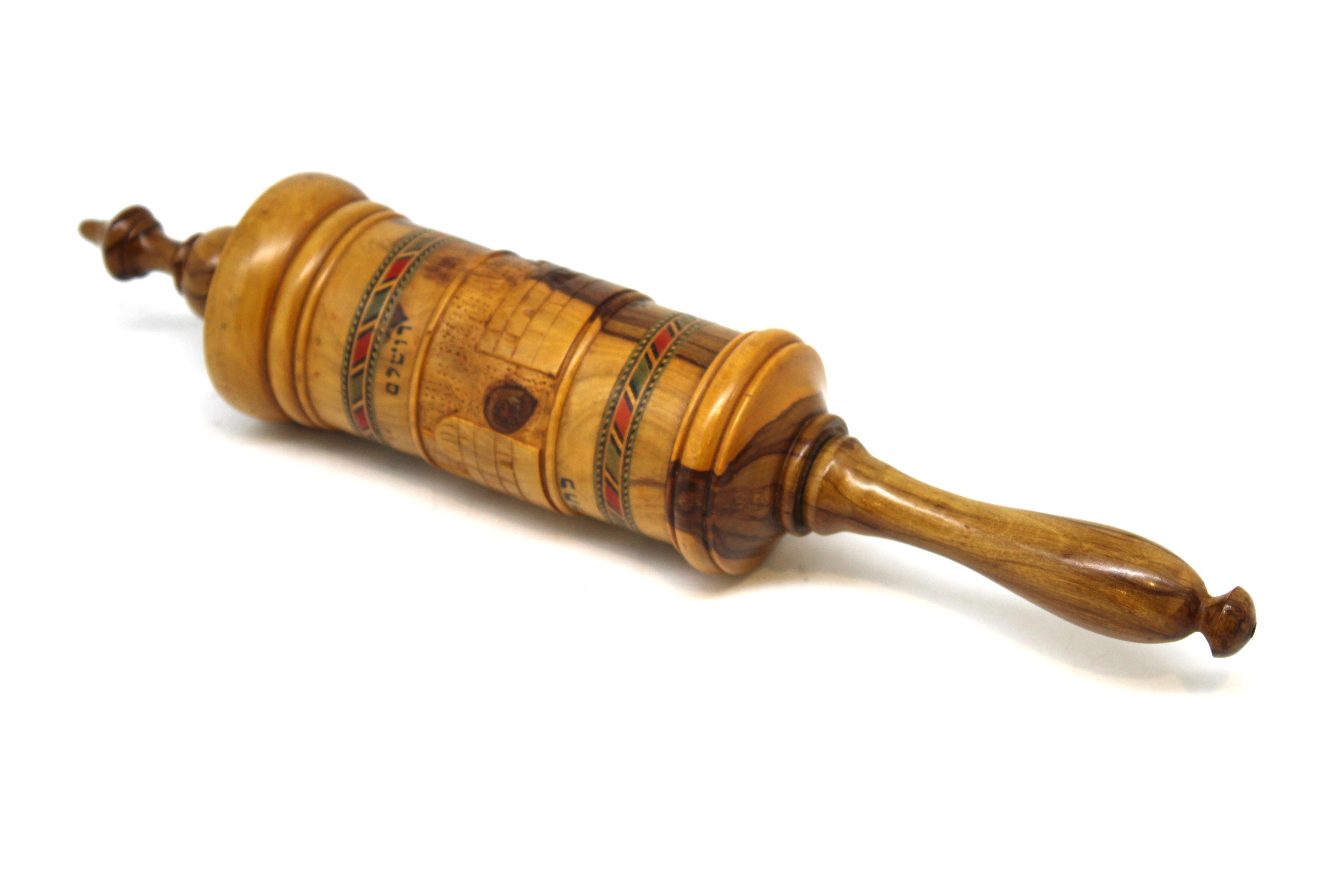 Estuche de madera de olivo para pergamino Ester y rollo de pergamino, Jerusalén C. 1950 en Bueno estado para la venta en New York, NY