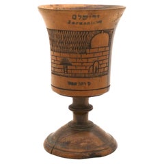 Un calice Kiddush in legno d'ulivo, Gerusalemme, circa 1930