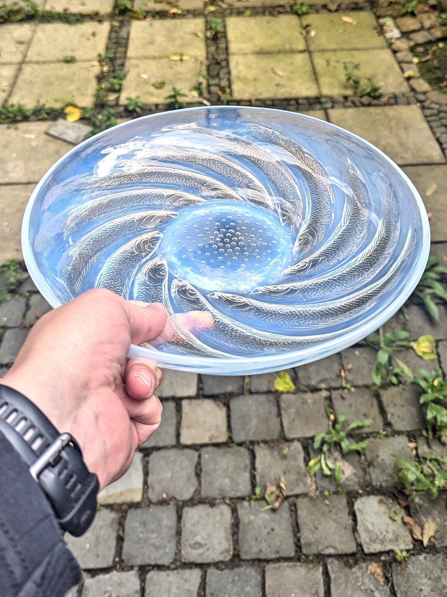 Glass An opalescent glass plate 