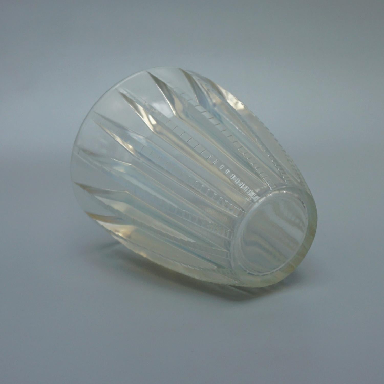 Opalescent Glass Vase 'Chamonix' by Rene Lalique circa 1935 In Good Condition In Forest Row, East Sussex