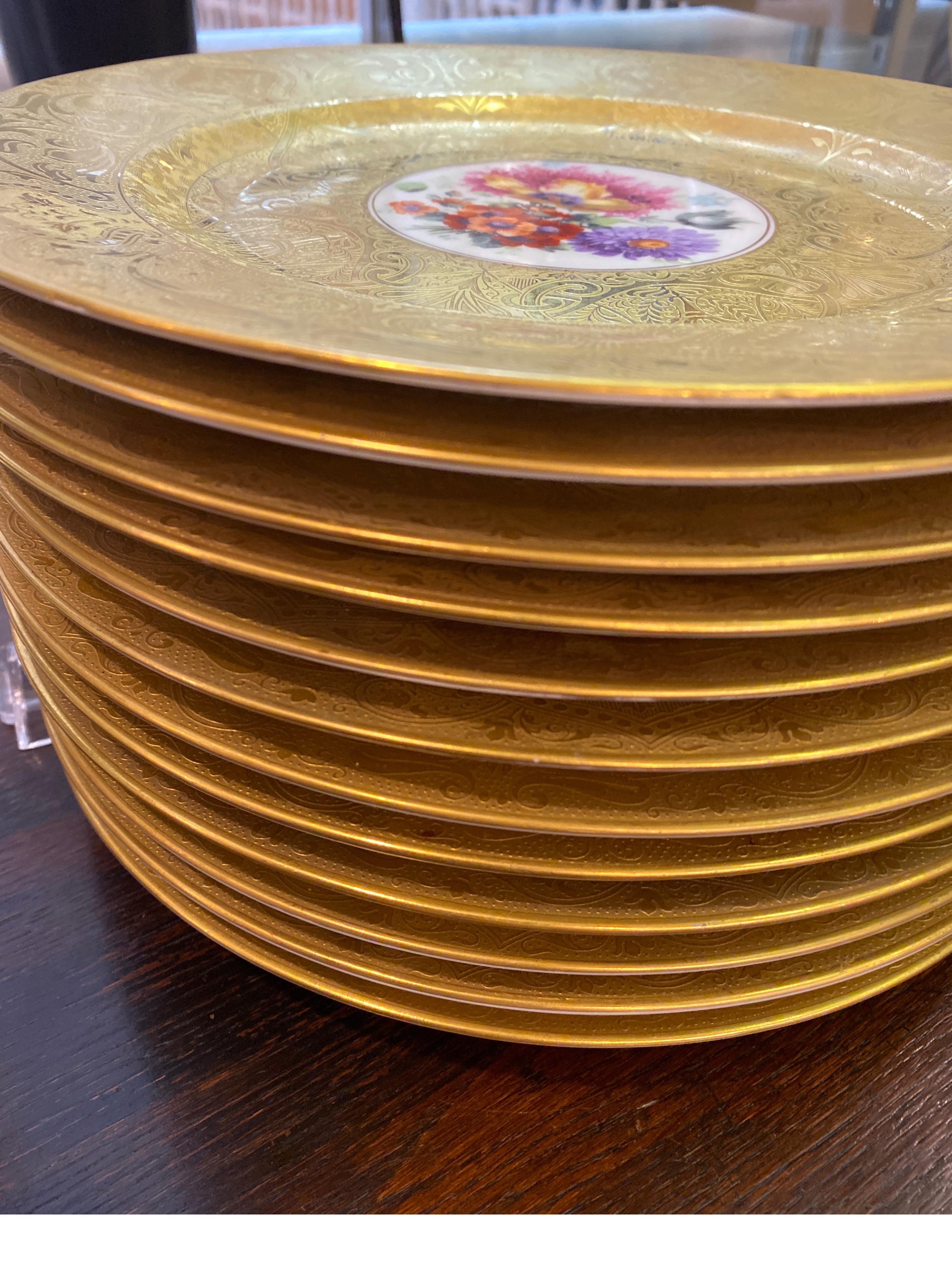 An opulent set of 12 gold encrusted floral service plates In Excellent Condition For Sale In Lambertville, NJ