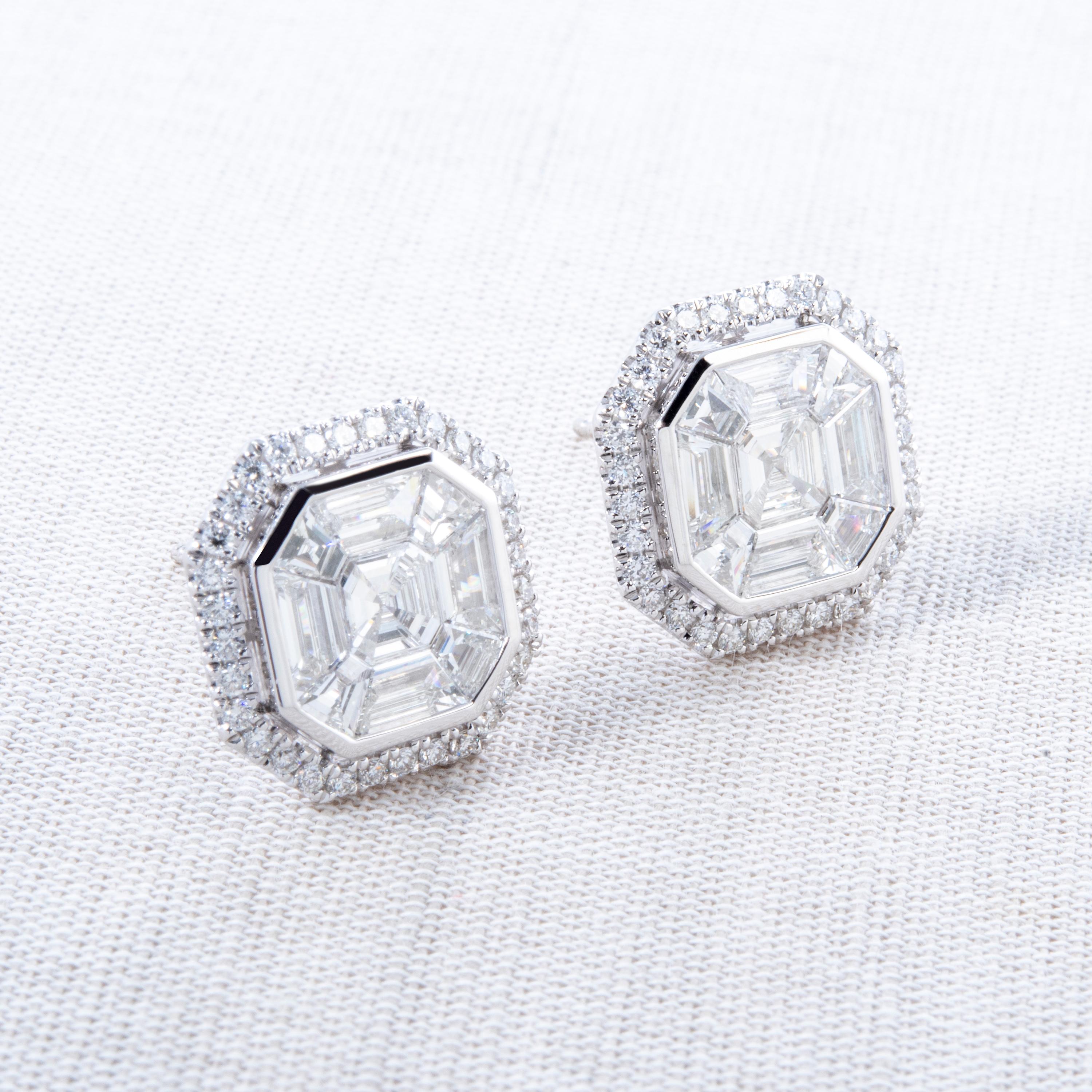 Contemporary An Order of Bling Asscher Shaped Jigsaw Diamonds Earrings, 18 Karat White Gold For Sale