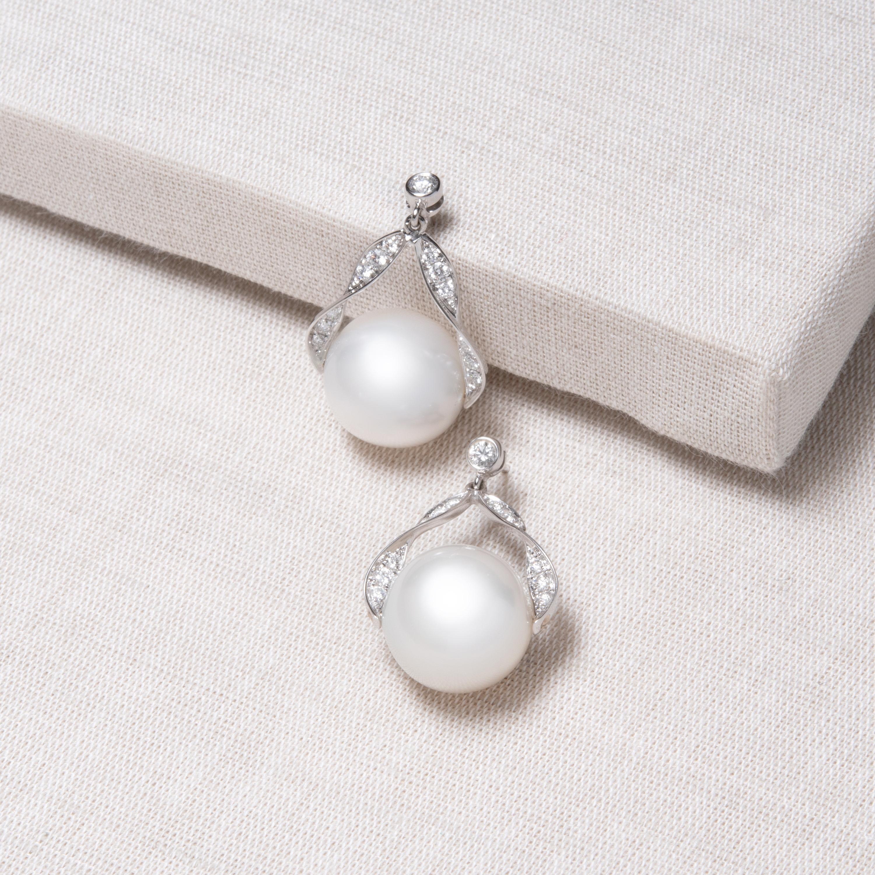 Collection: Classy Classics

Title:  The Princess Pearls 

This is one of the Classy Classics offered by An Order of Bling. A piece we set to dangle but not too much in a design that is dressy yet not over the top. Dressing like a good Princess