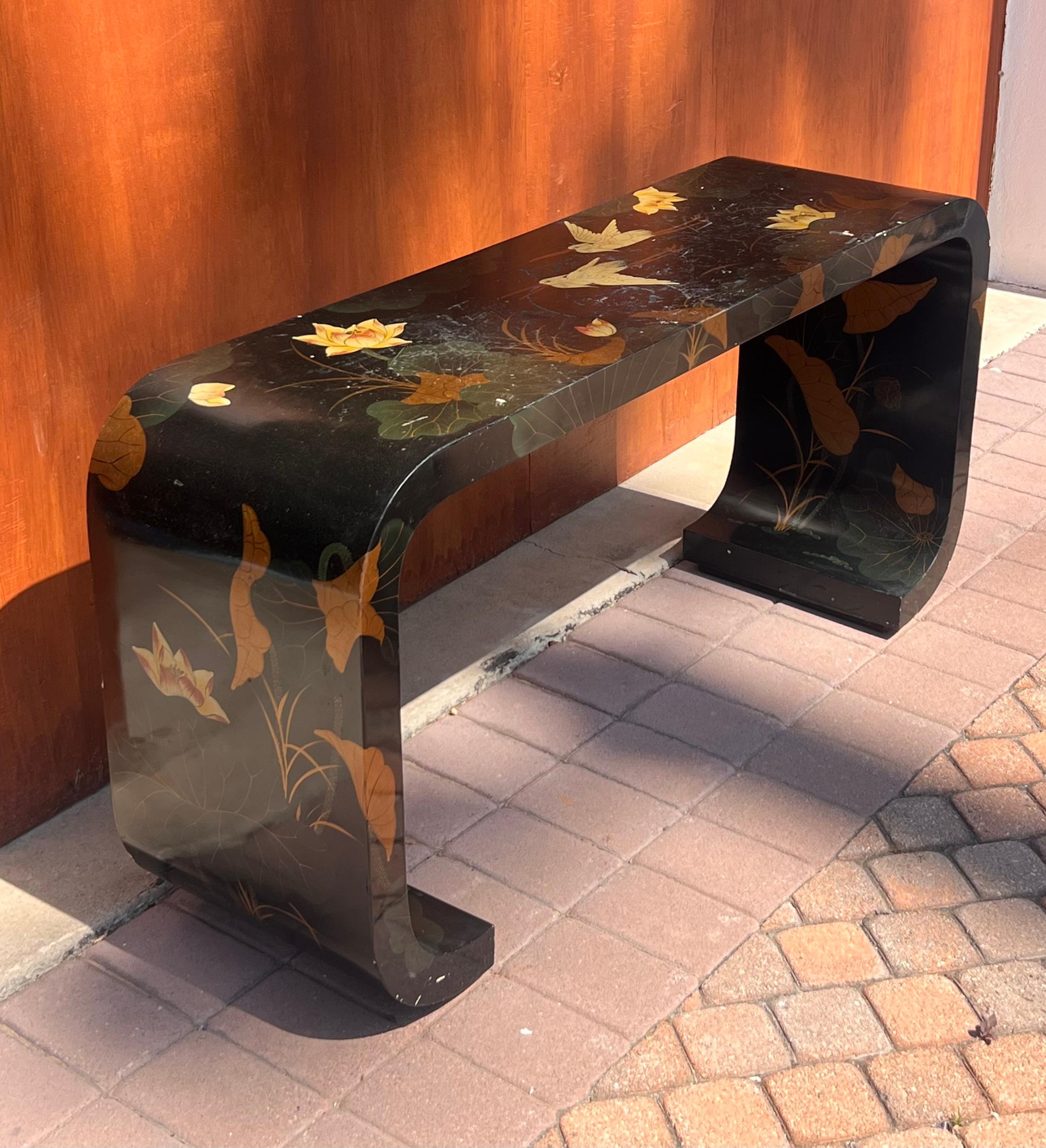 An oriental lacquered console table, 20th century For Sale 4