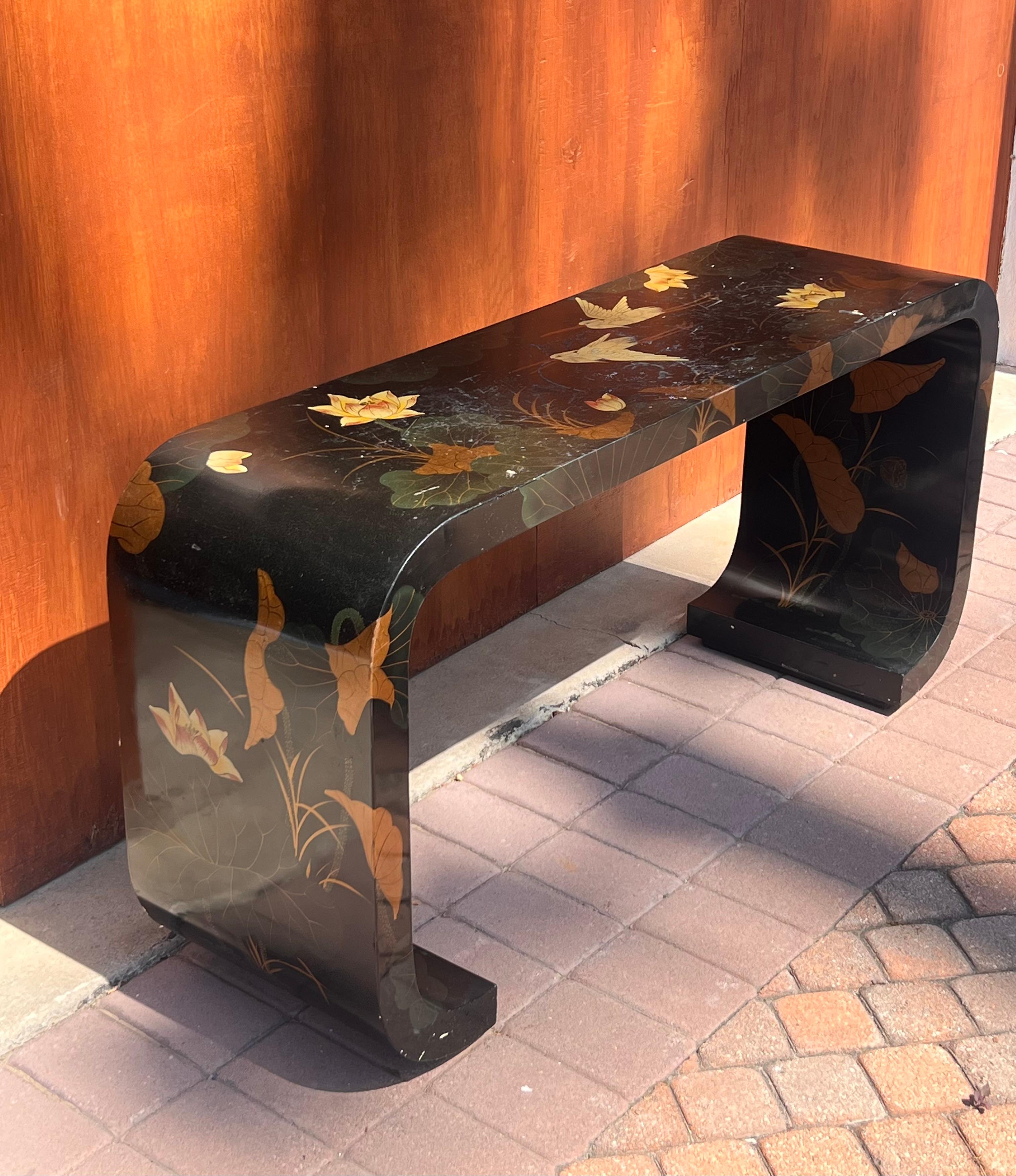An oriental lacquered console table, 20th century For Sale 2