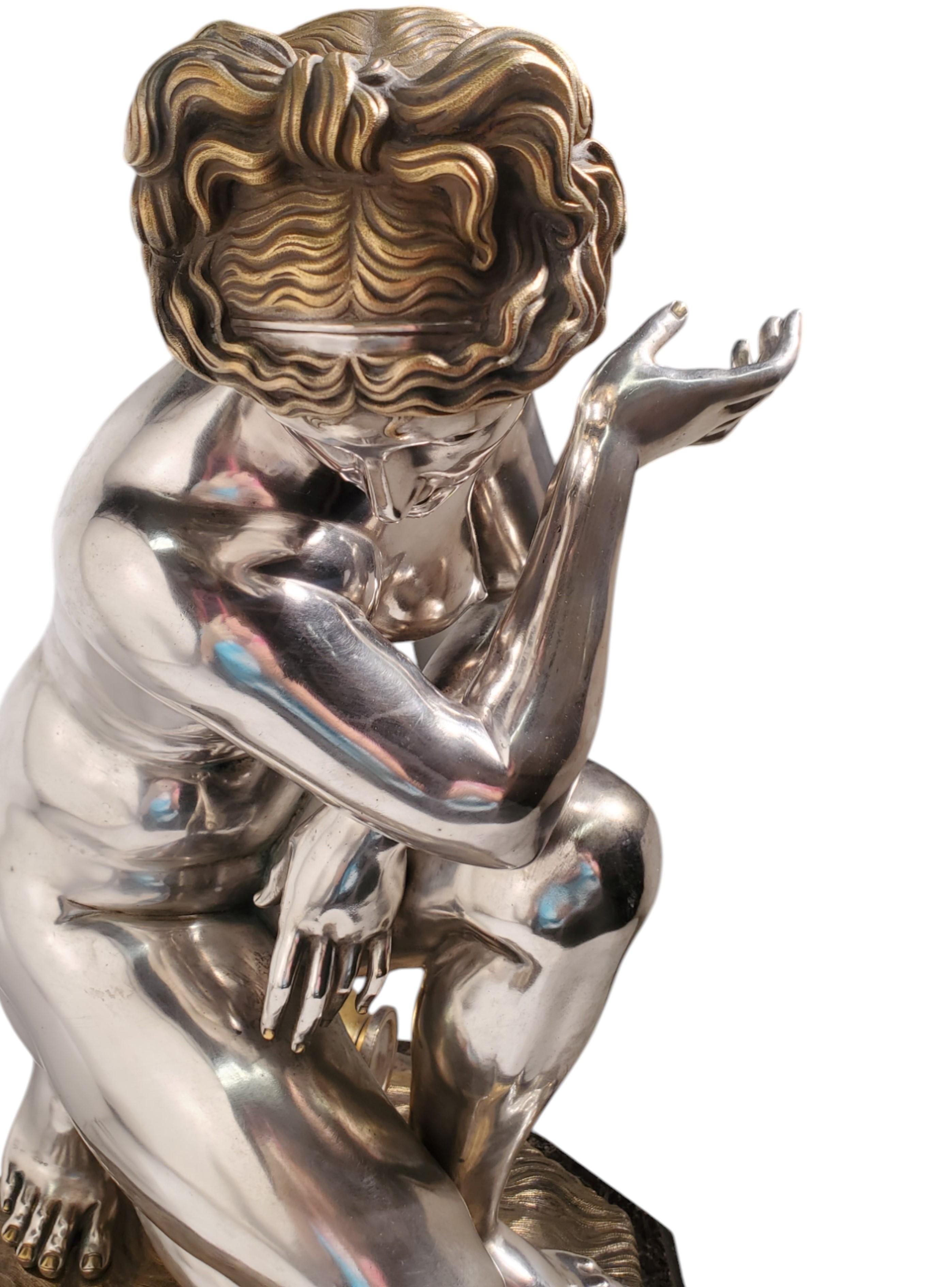 Una statua di Venere in bronzo argentato e dorato originale del 1850 in stile neoclassico. in vendita 5