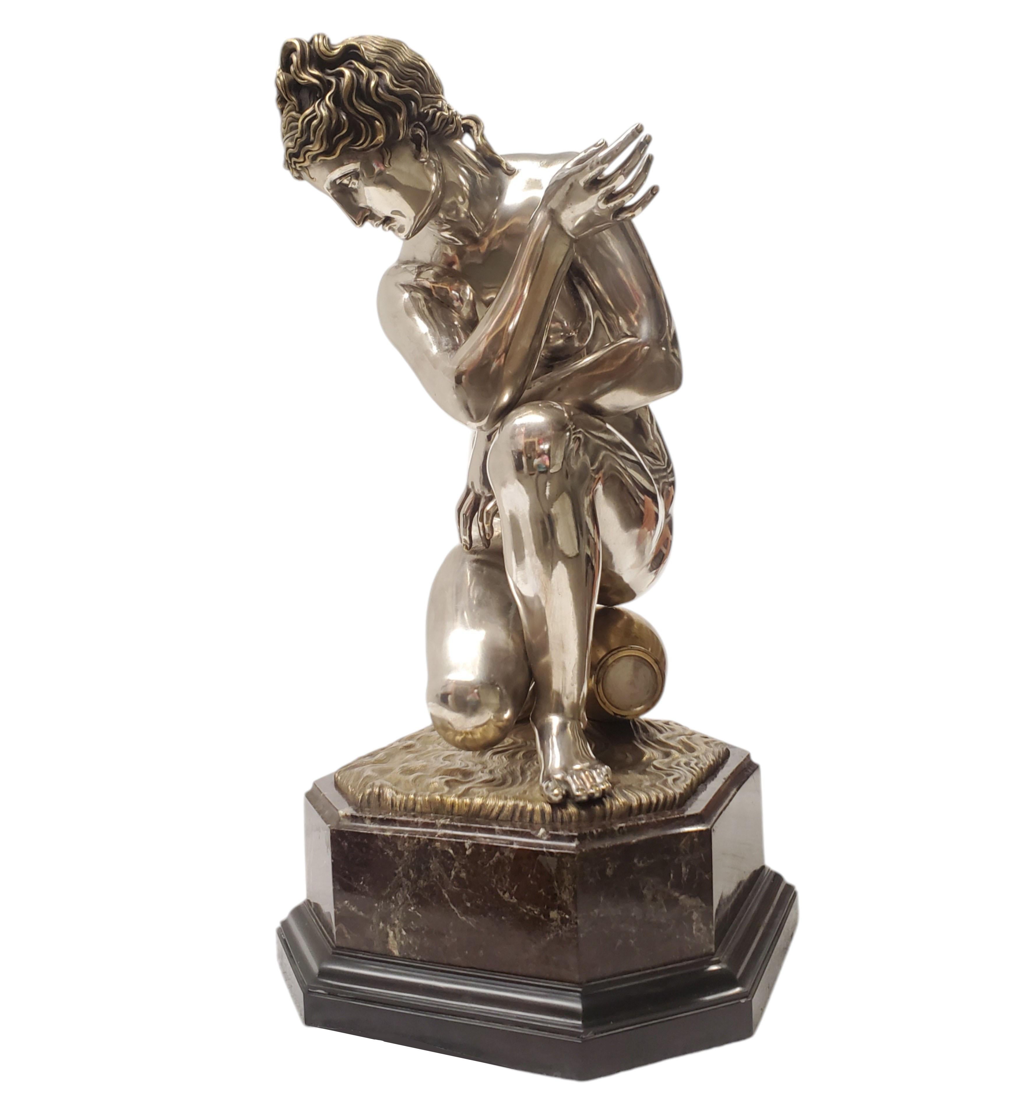 Una statua di Venere in bronzo argentato e dorato originale del 1850 in stile neoclassico. in vendita 6