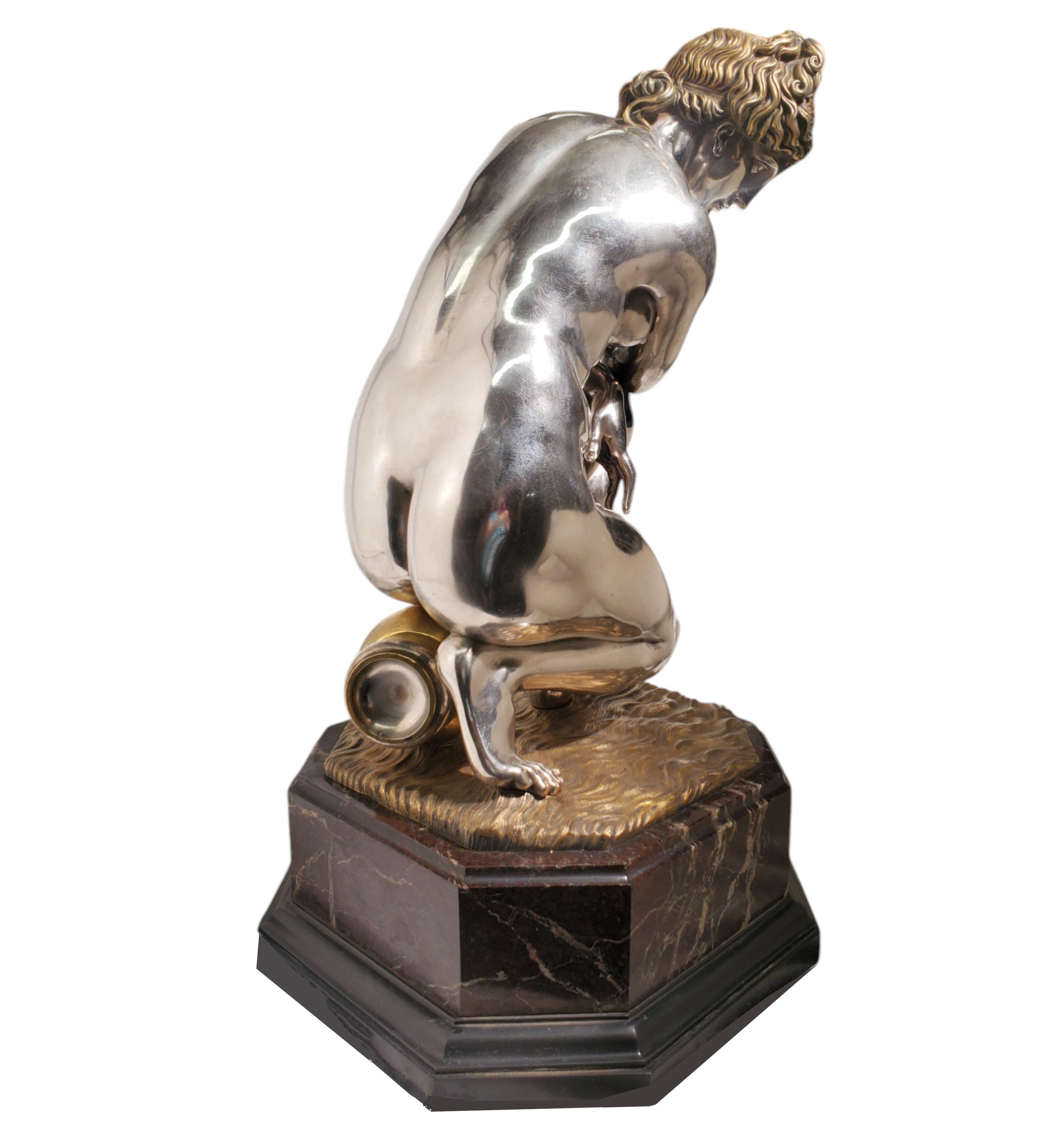 Una statua di Venere in bronzo argentato e dorato originale del 1850 in stile neoclassico. in vendita 8