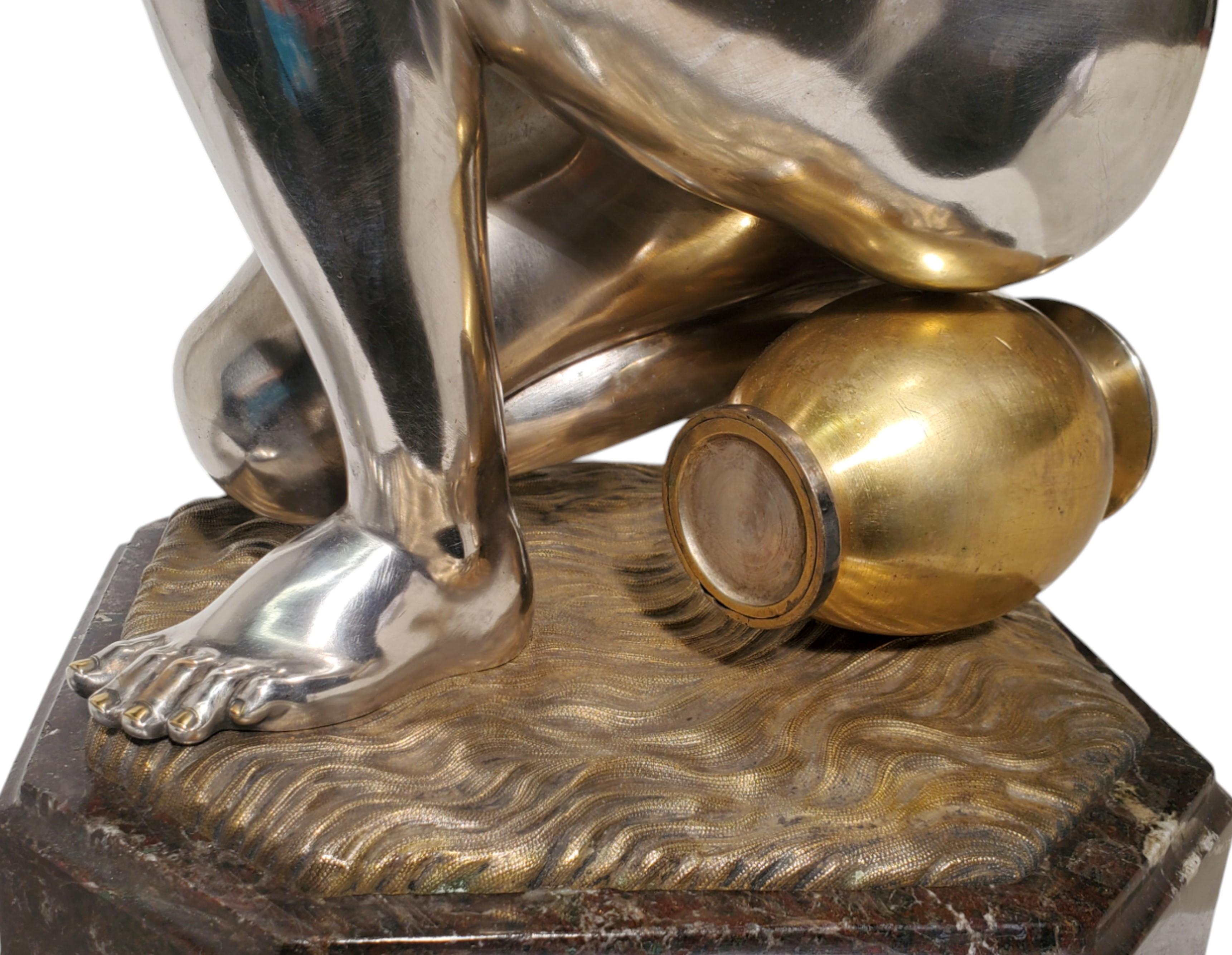 Una statua di Venere in bronzo argentato e dorato originale del 1850 in stile neoclassico. in vendita 9