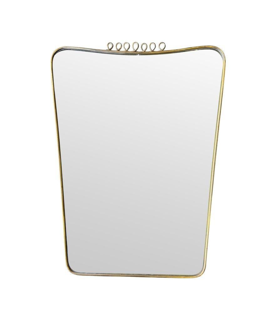 Miroir italien original des années 1950 à cadre en laiton attribué à Gio Ponti en vente 1