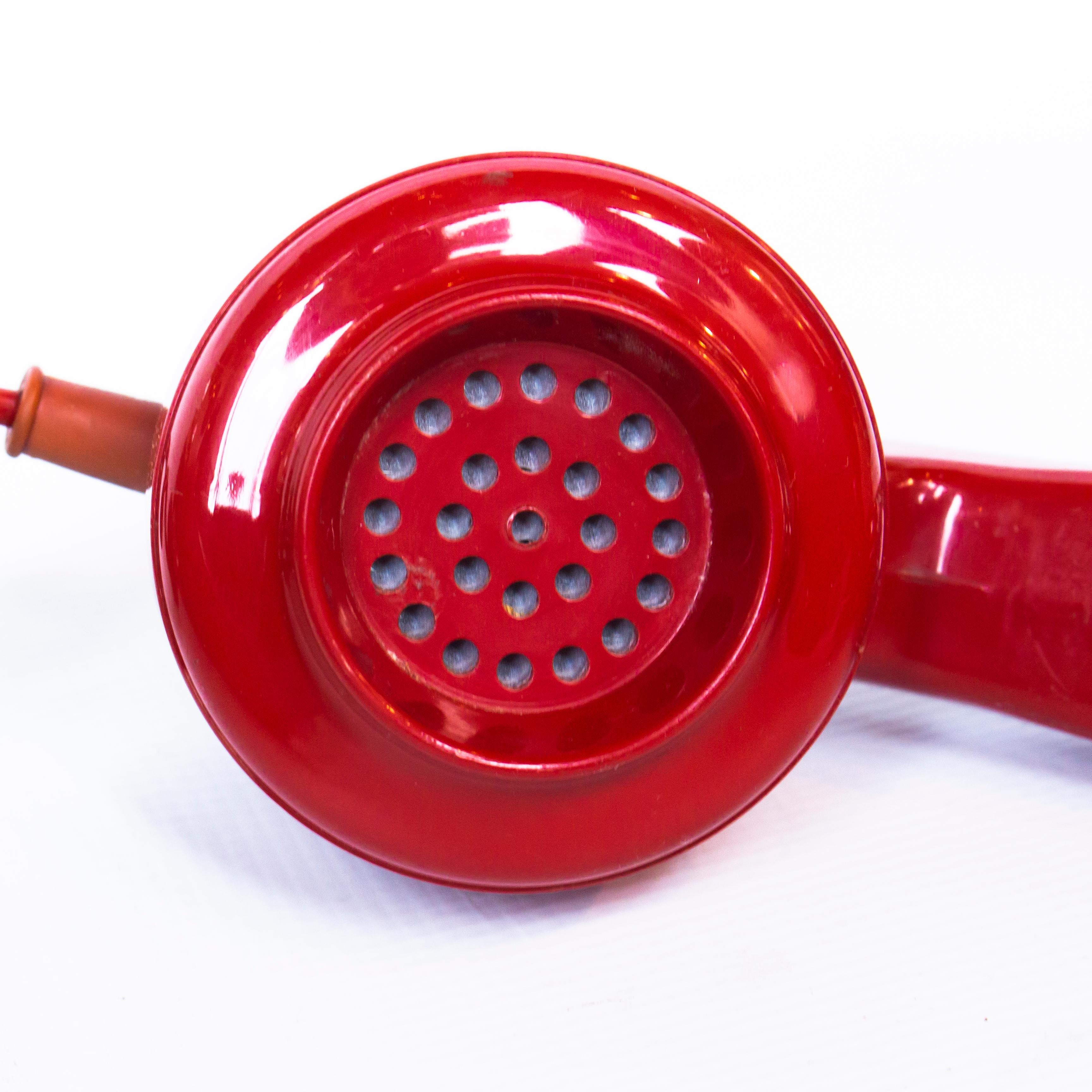 Original 1972 GPO Model 746 Telephone in Red, Original Nylon Carrying Strap In Good Condition In Forest Row, East Sussex