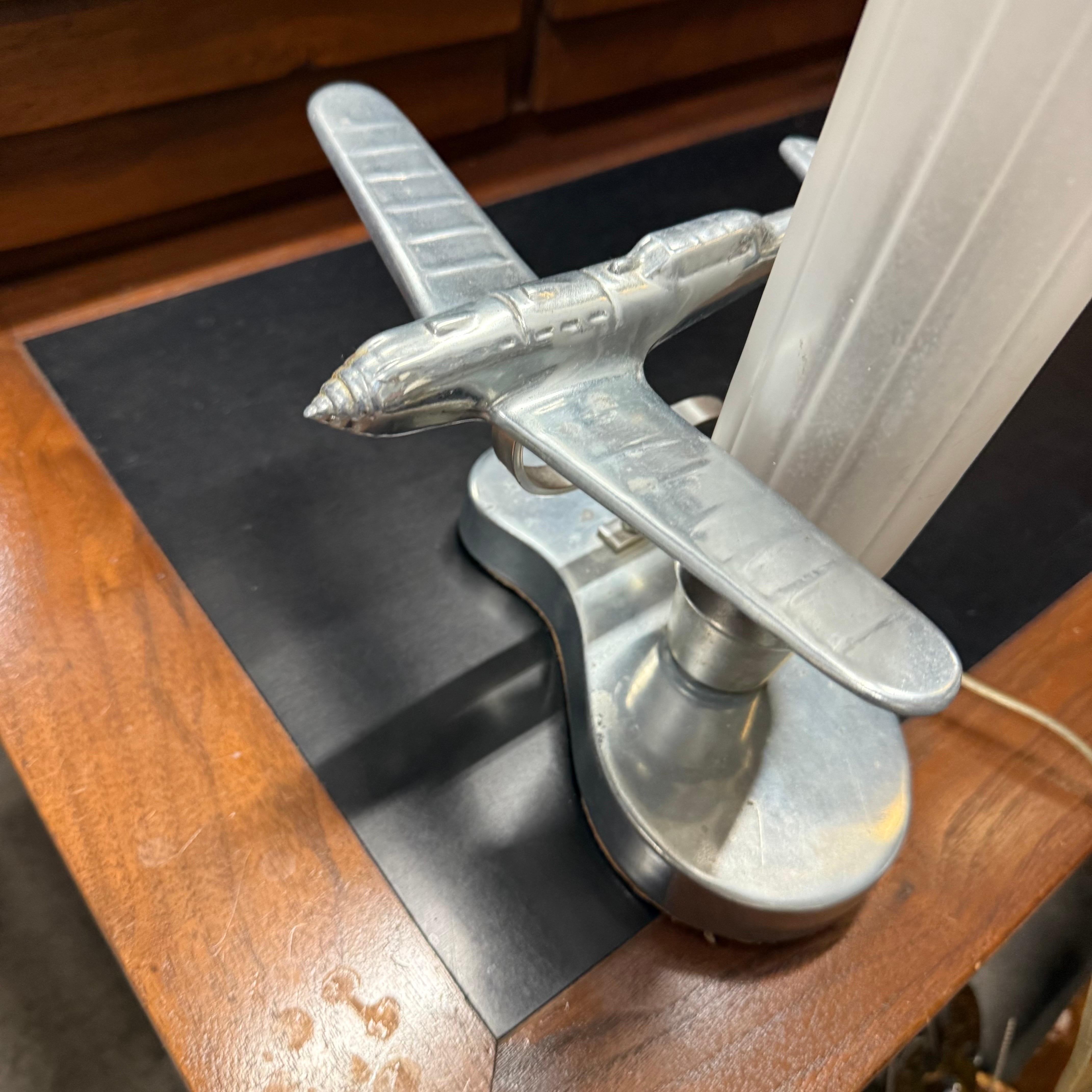 Une lampe d'avion originale de la Sarsaparilla Company of Ny en vente 4