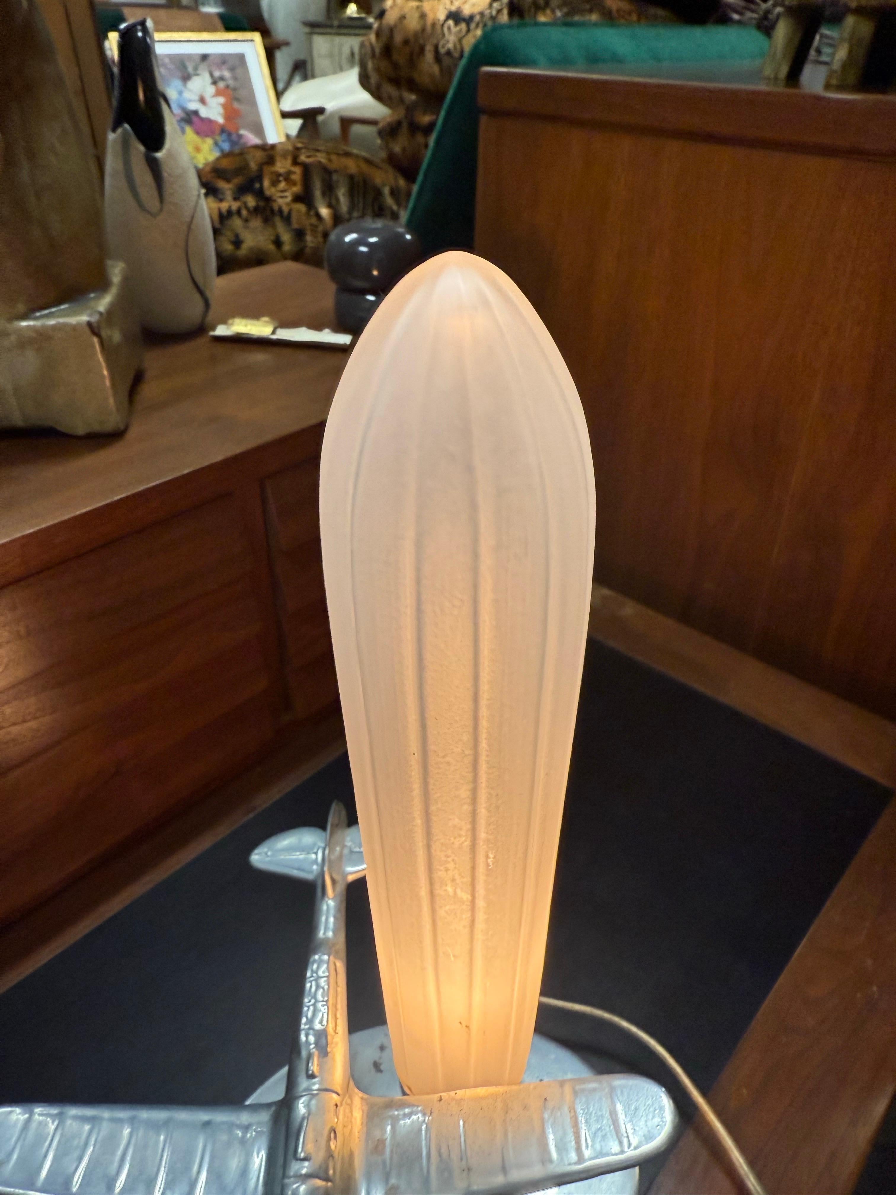 Une lampe d'avion originale de la Sarsaparilla Company of Ny Bon état - En vente à Charleston, SC