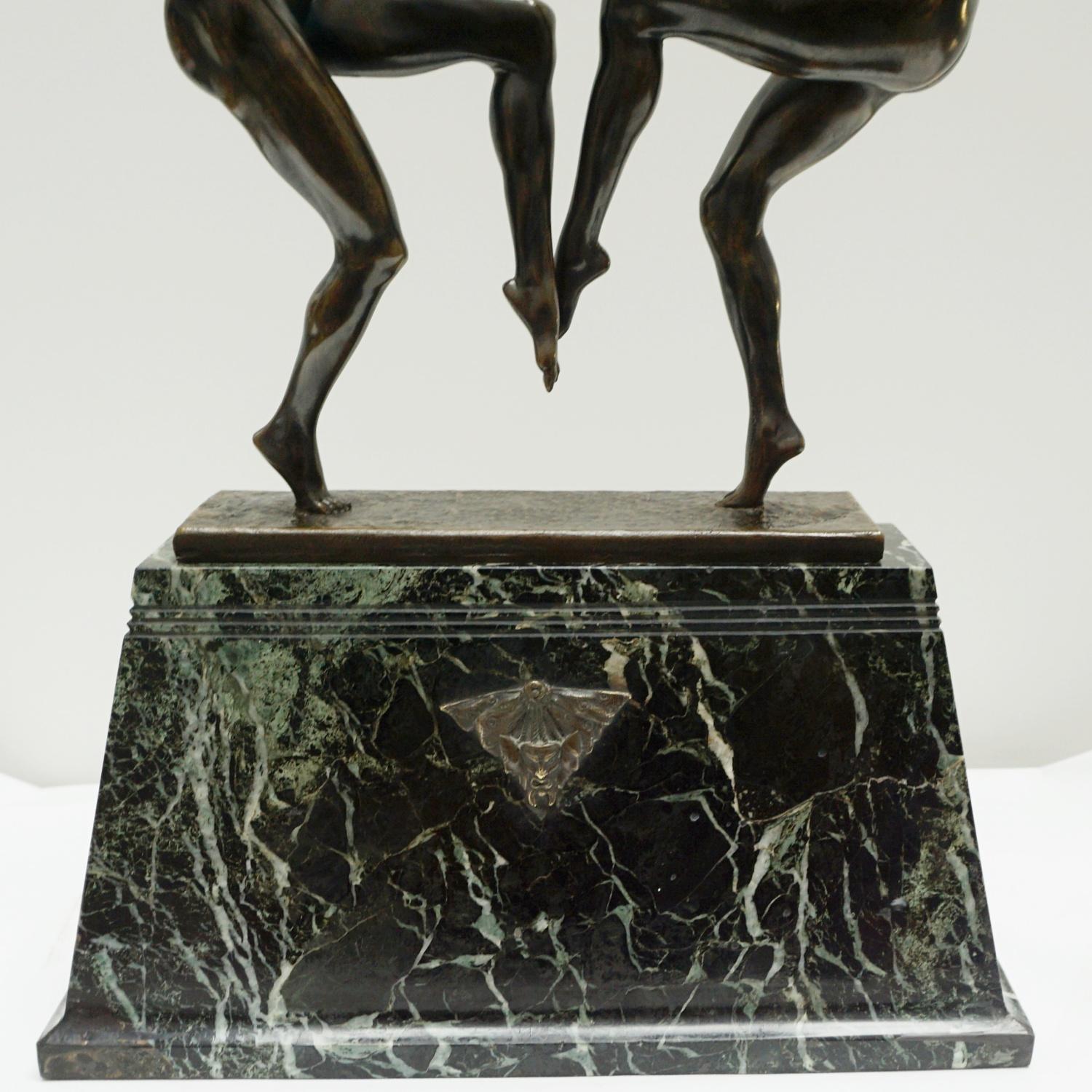 Sculpture française Art déco d'origine en bronze et marbre, vers 1920 en vente 2
