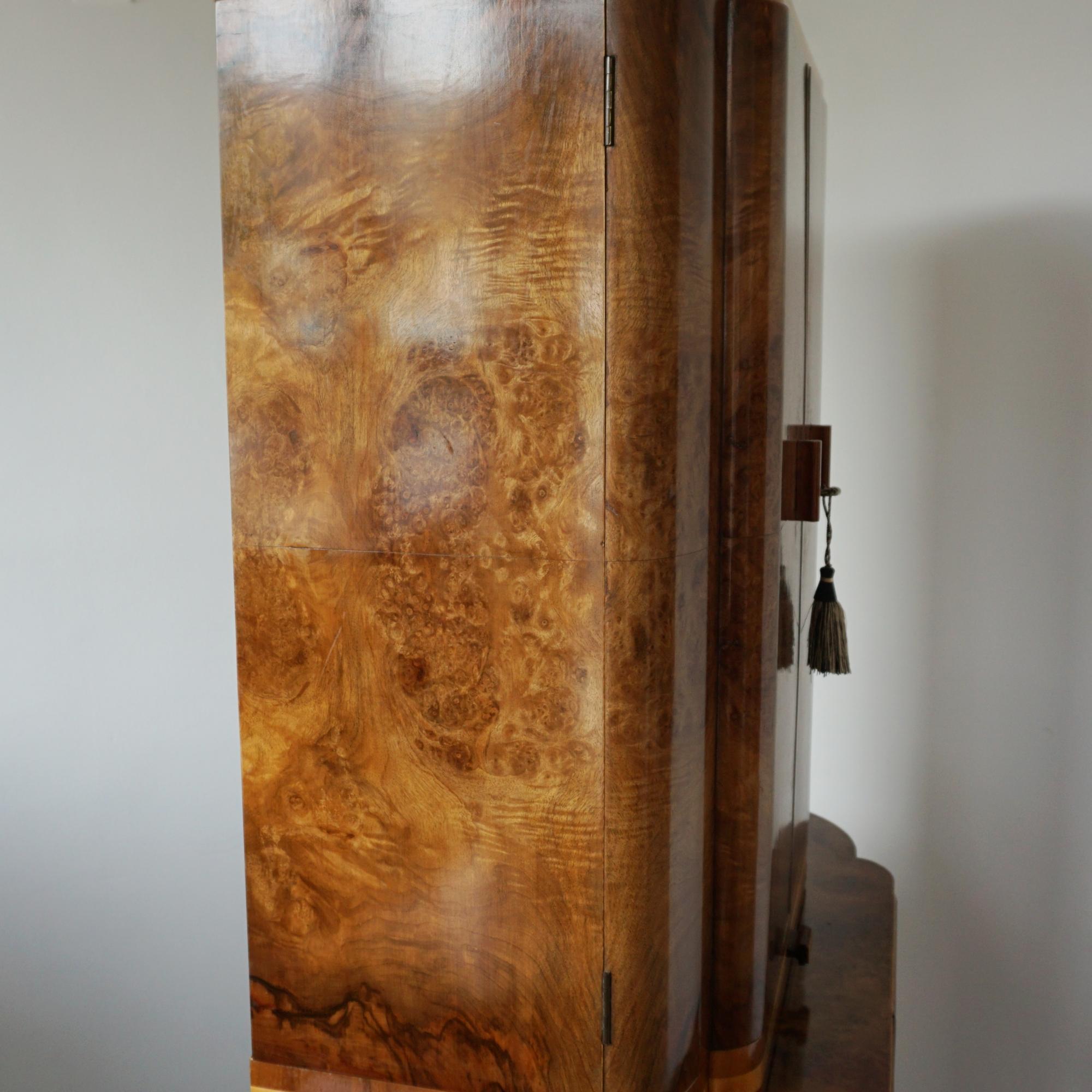 An Original Burr Walnut and Satin Birch Art Deco Cocktail Cabinet 7