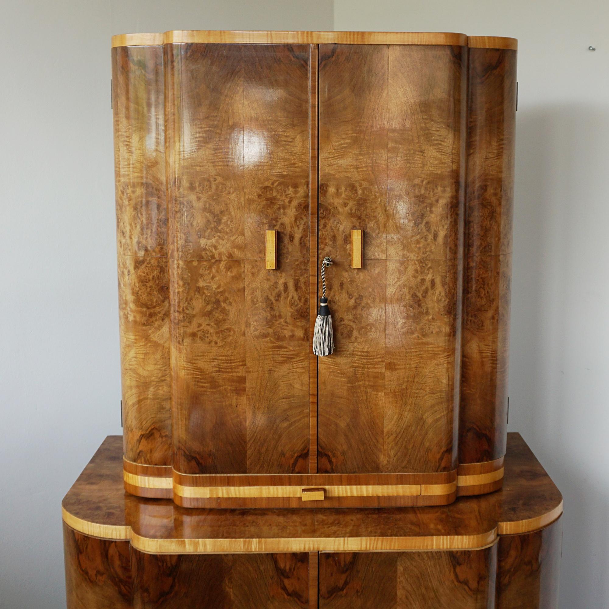 An Original Burr Walnut and Satin Birch Art Deco Cocktail Cabinet 9